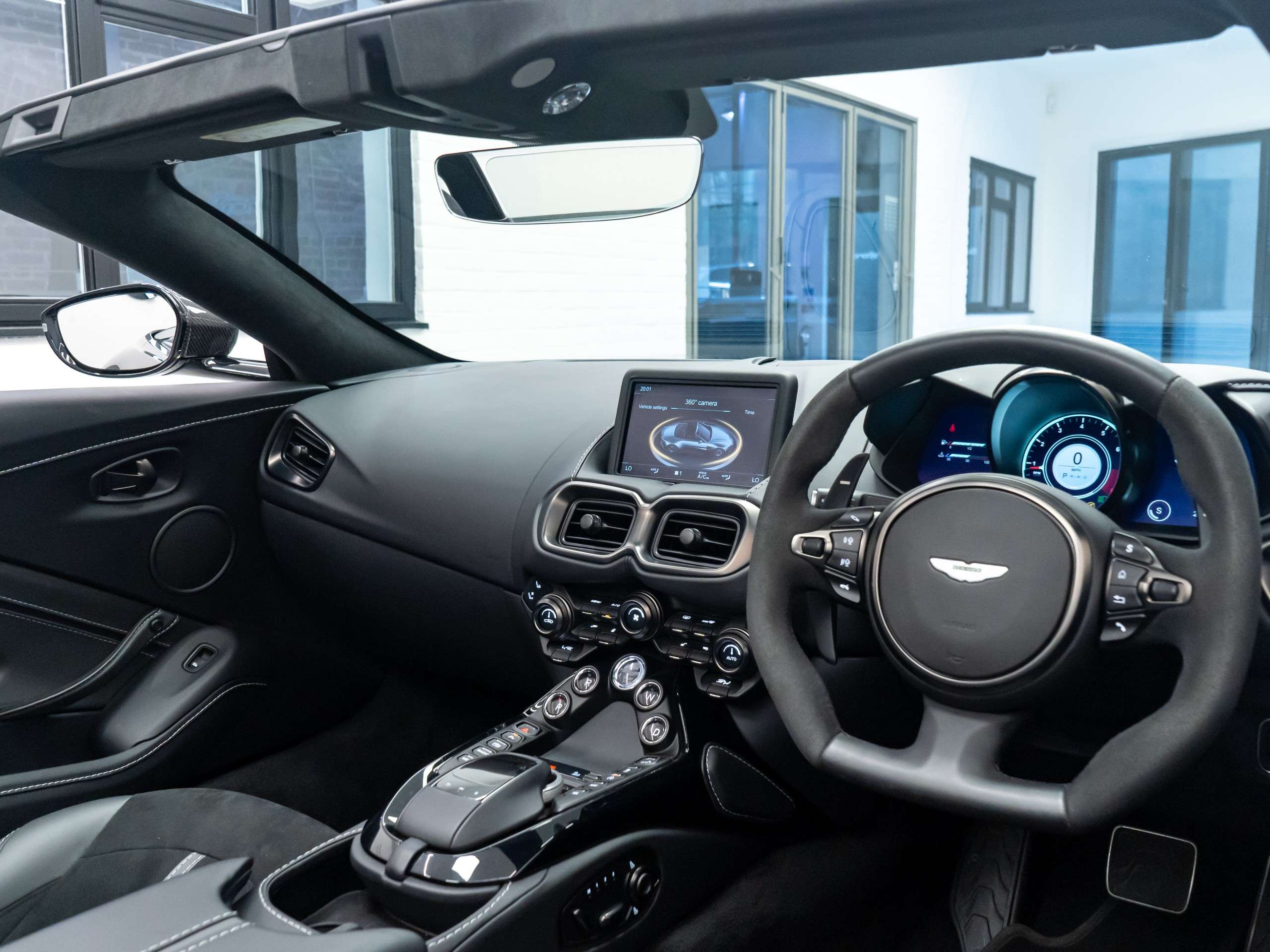 null ASTON MARTIN VANTAGE null ASTON MARTIN VANTAGE