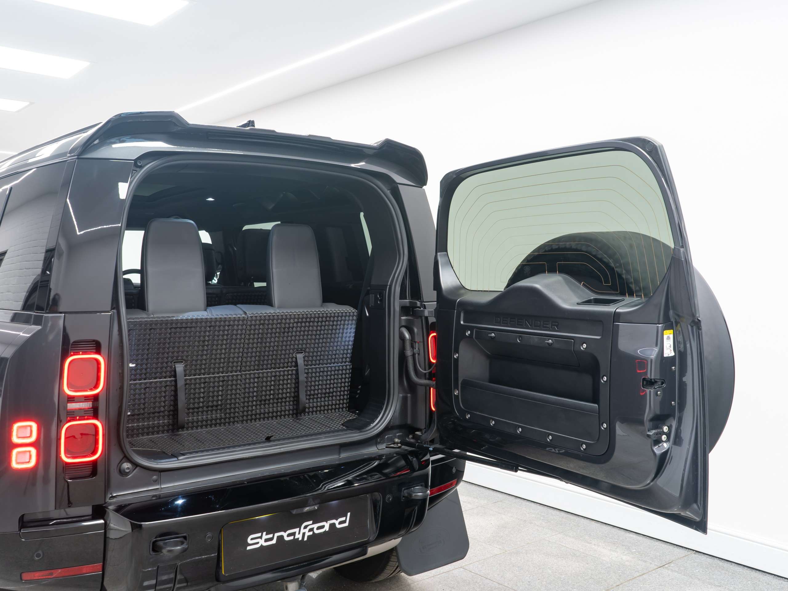 2024 LAND ROVER DEFENDER 110 2024 LAND ROVER DEFENDER 110