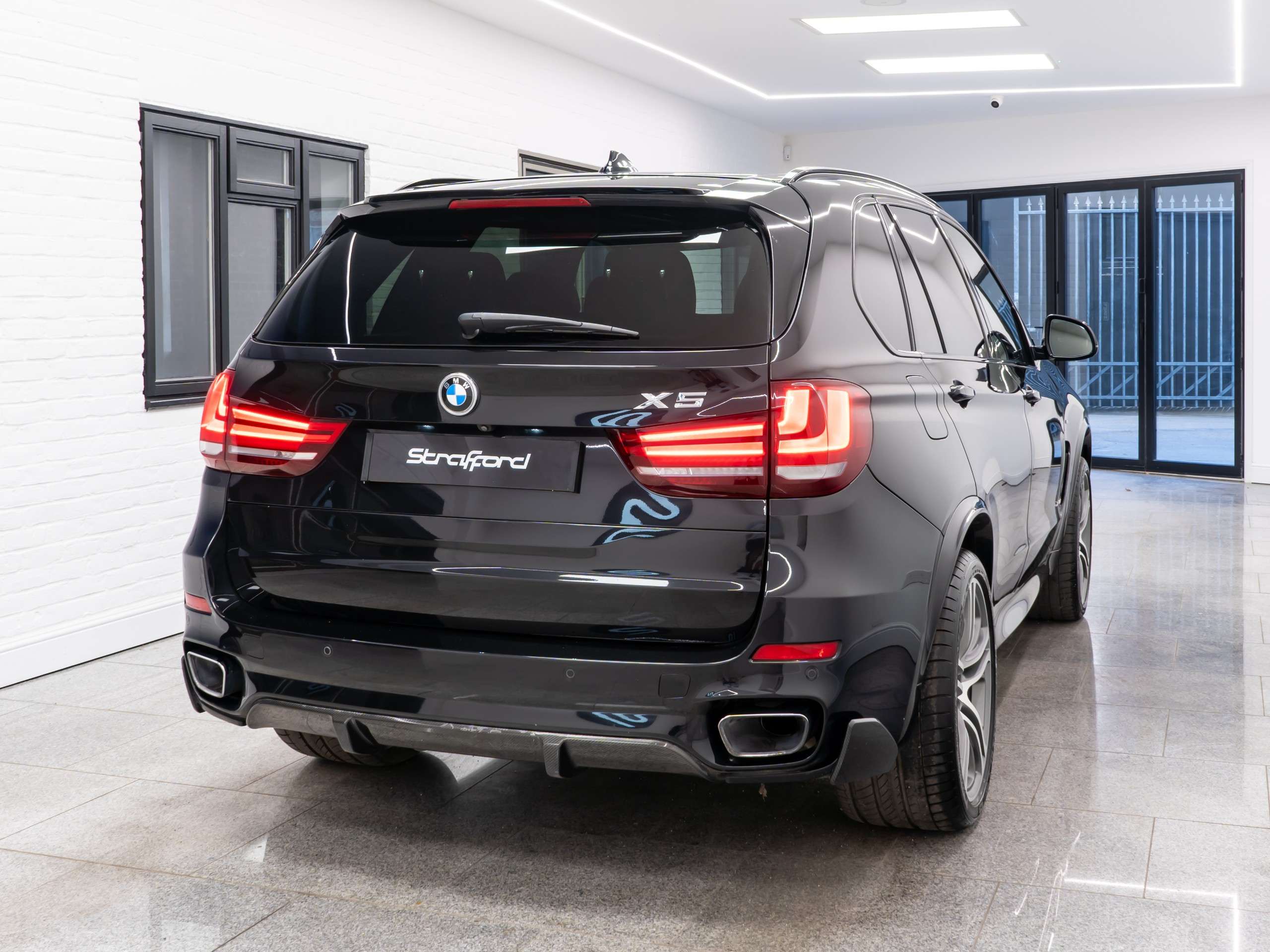 A 2017 BMW X5 3.0 40d M Sport SUV 5dr Diesel Auto xDrive Euro 6 (s/s) (313 ps) A 2017 BMW X5 3.0 40d M Sport SUV 5dr Diesel Auto xDrive Euro 6 (s/s) (313 ps)