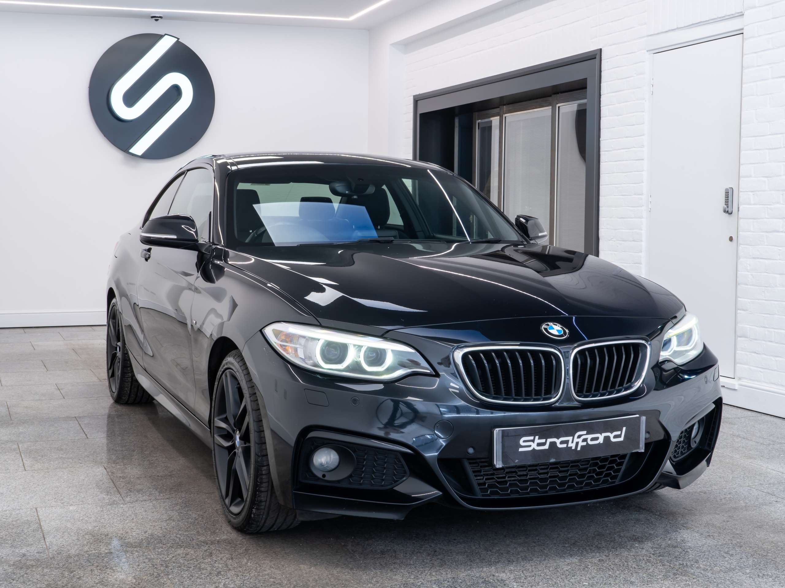 A 2014 BMW 2 SERIES 2.0 220d M Sport Coupe 2dr Diesel Manual Euro 6 (s/s) (184 ps) A 2014 BMW 2 SERIES 2.0 220d M Sport Coupe 2dr Diesel Manual Euro 6 (s/s) (184 ps)