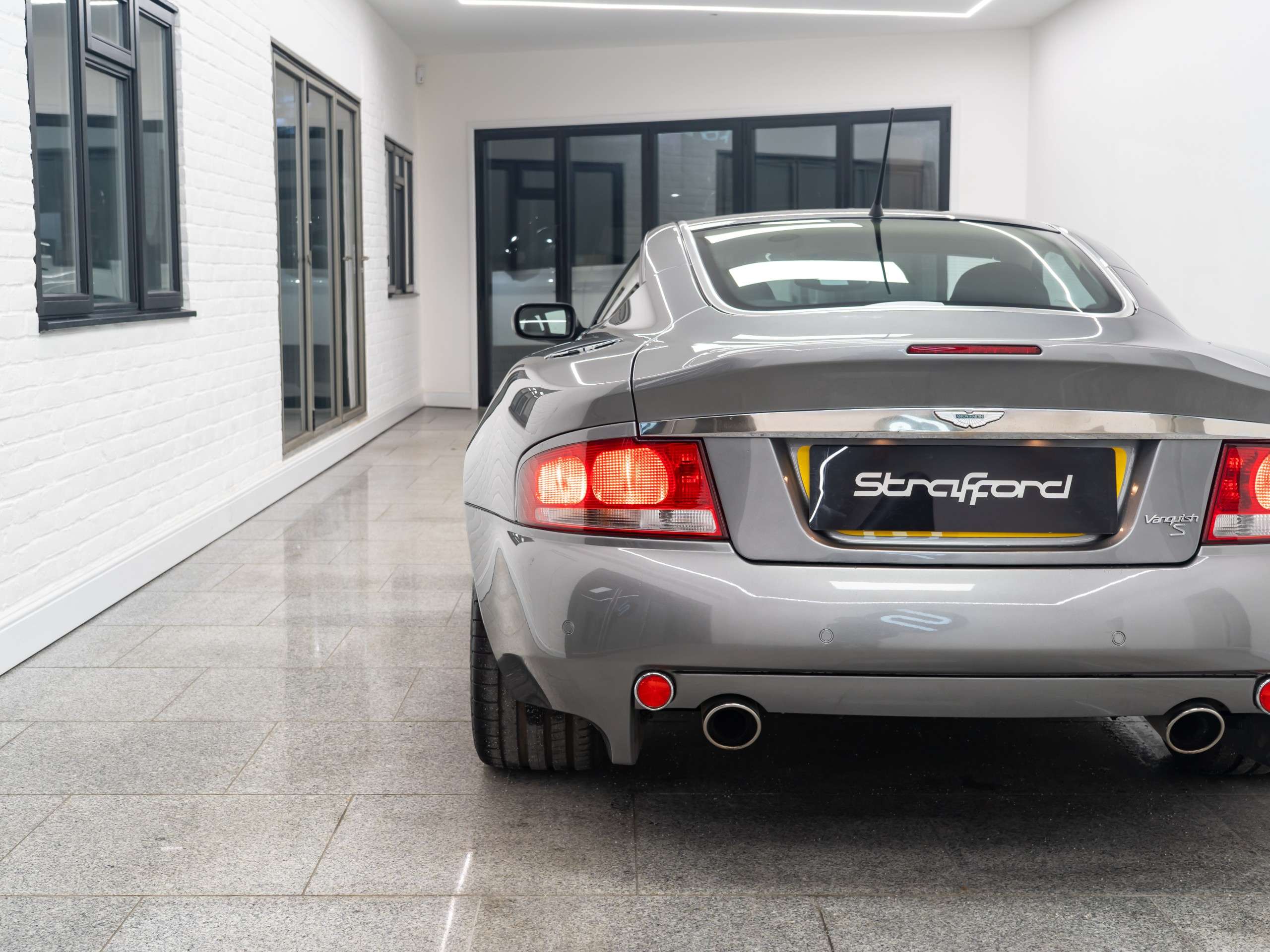 2005 ASTON MARTIN VANQUISH 2005 ASTON MARTIN VANQUISH