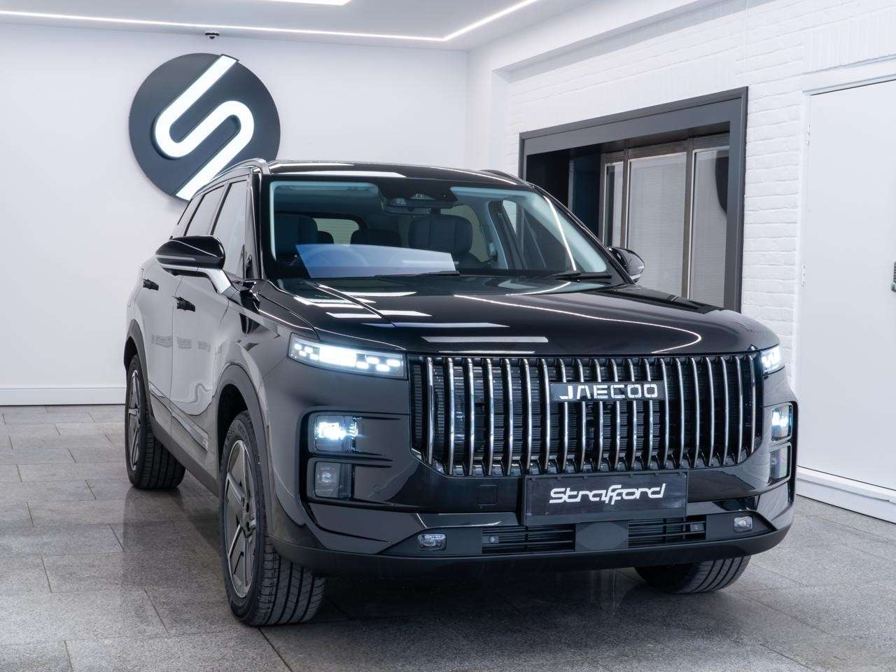 A 2026 JAECOO 7 1.5T SHS-P 18.3kWh Luxury SUV 5dr Petrol Plug-in Hybrid Auto Euro 6 (s/s) (204 ps) A 2026 JAECOO 7 1.5T SHS-P 18.3kWh Luxury SUV 5dr Petrol Plug-in Hybrid Auto Euro 6 (s/s) (204 ps)