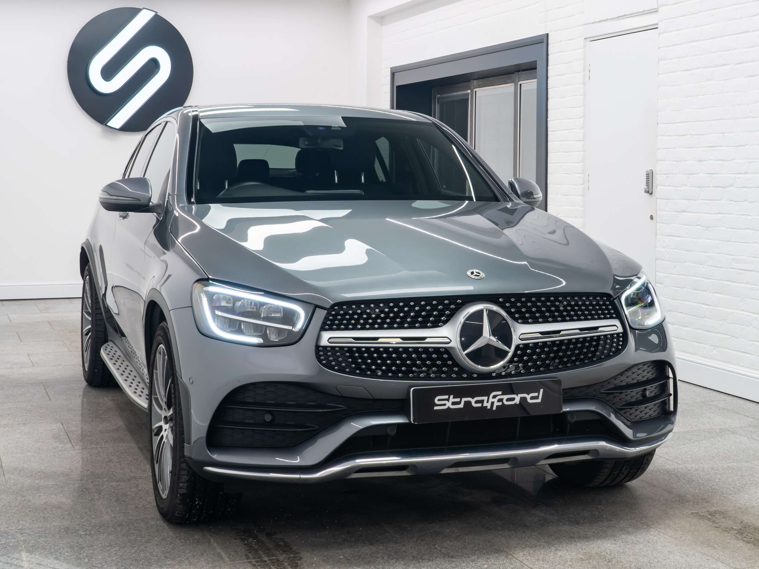 A 2023 MERCEDES-BENZ GLC 2.0 GLC300d AMG Line (Premium) Coupe 5dr Diesel G-Tronic+ 4MATIC Euro 6 (s/s) (245 ps) A 2023 MERCEDES-BENZ GLC 2.0 GLC300d AMG Line (Premium) Coupe 5dr Diesel G-Tronic+ 4MATIC Euro 6 (s/s) (245 ps)