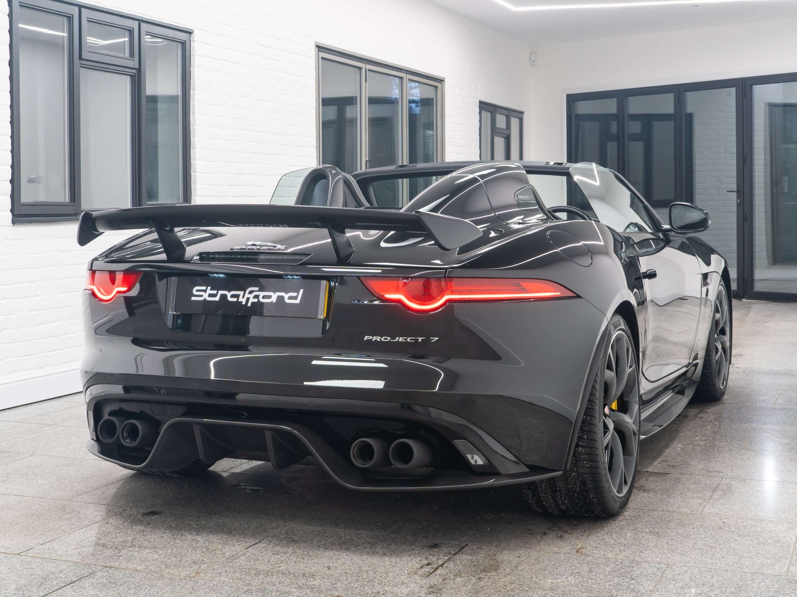 A null JAGUAR F-TYPE F-TYPE V8 PROJECT 7 AUTO A null JAGUAR F-TYPE F-TYPE V8 PROJECT 7 AUTO