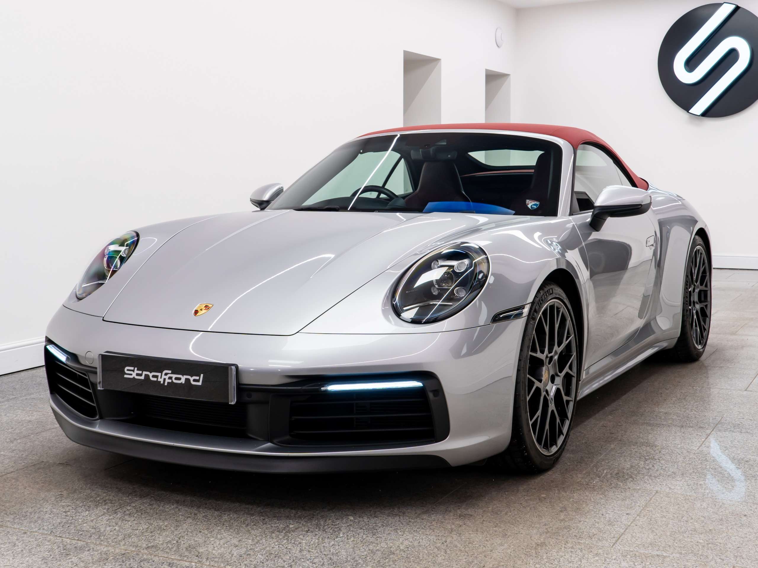 A 2019 PORSCHE 911 3.0T 992 Carrera S Convertible 2dr Petrol PDK Euro 6 (s/s) (450 ps) A 2019 PORSCHE 911 3.0T 992 Carrera S Convertible 2dr Petrol PDK Euro 6 (s/s) (450 ps)