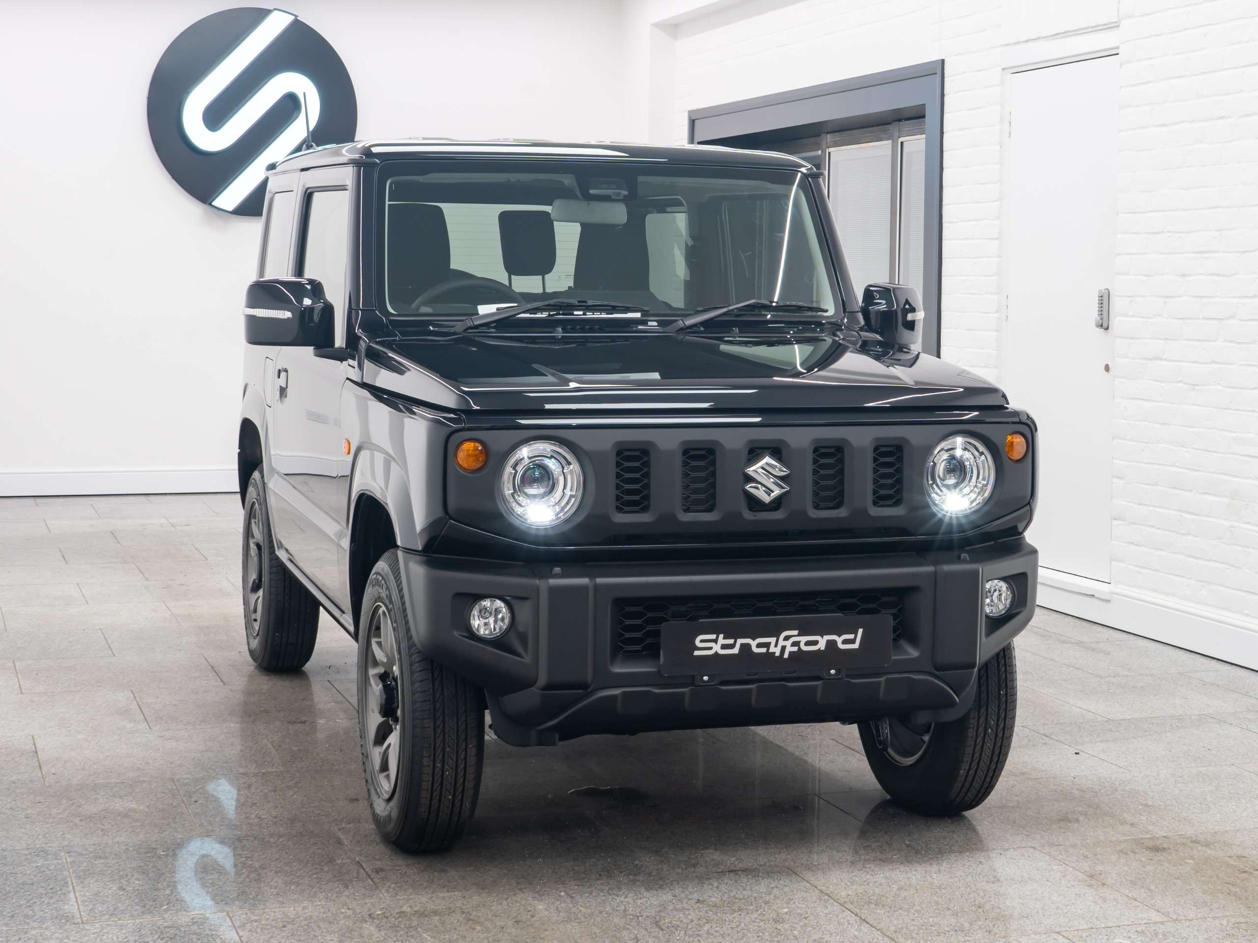 A 2024 SUZUKI JIMNY Auto Euro6 A 2024 SUZUKI JIMNY Auto Euro6