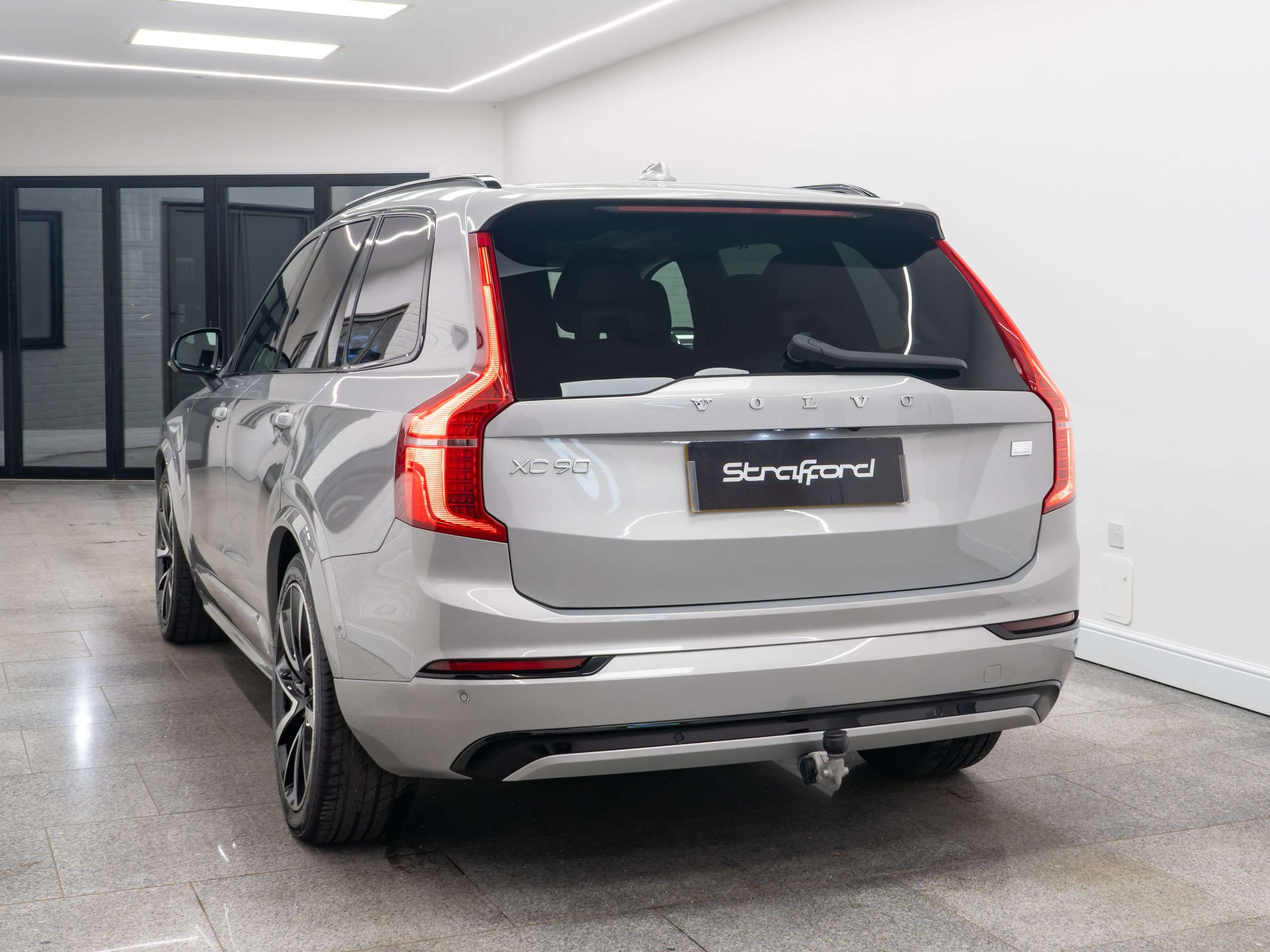 A null VOLVO XC90 2.0h T8 Recharge 18.8kWh Ultimate Dark SUV 5dr Petrol Plug-in Hybrid Auto 4WD Euro 6 (s/s) (455 ps) A null VOLVO XC90 2.0h T8 Recharge 18.8kWh Ultimate Dark SUV 5dr Petrol Plug-in Hybrid Auto 4WD Euro 6 (s/s) (455 ps)