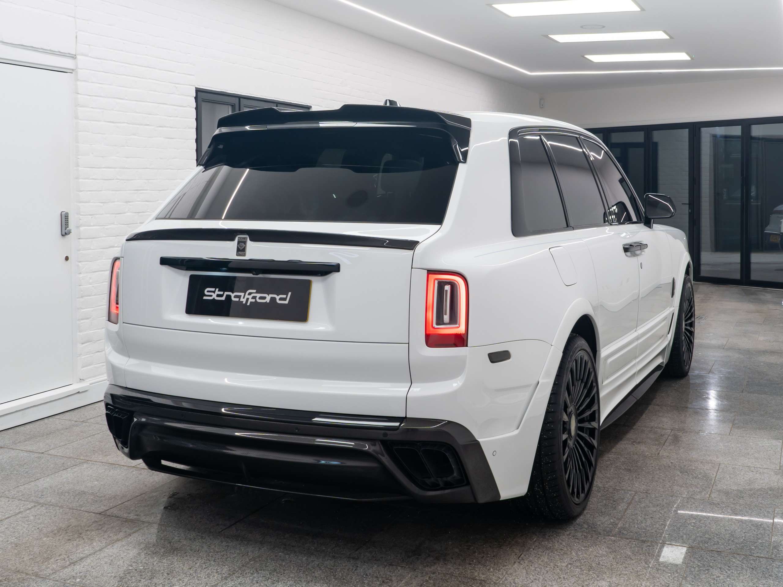 A 2019 ROLLS-ROYCE CULLINAN 6.75 V12 SUV 5dr Petrol Auto 4WD Euro 6 (563 bhp) A 2019 ROLLS-ROYCE CULLINAN 6.75 V12 SUV 5dr Petrol Auto 4WD Euro 6 (563 bhp)