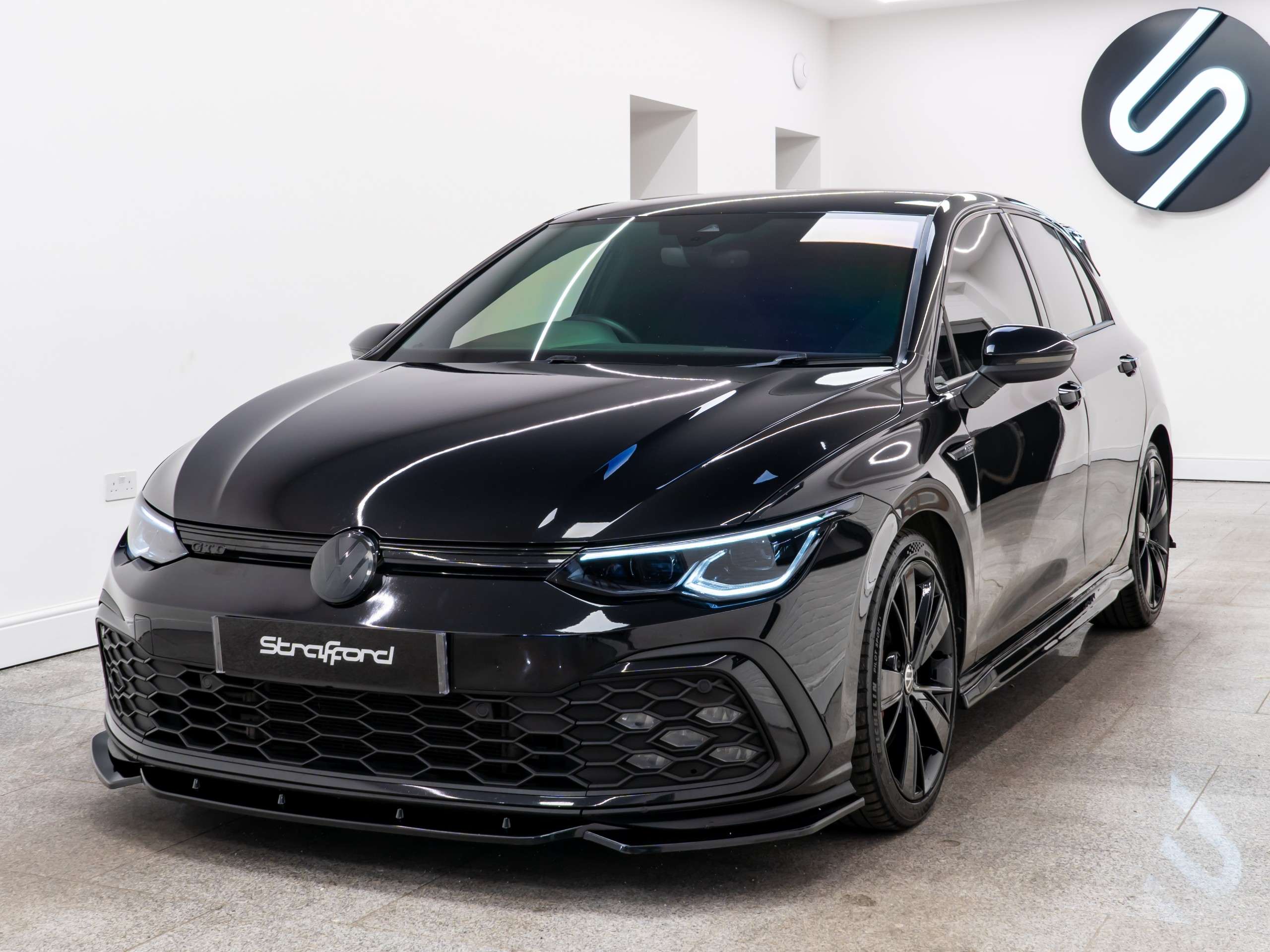A 2021 VOLKSWAGEN GOLF 2.0 TDI GTD Hatchback 5dr Diesel DSG Euro 6 (s/s) (200 ps) A 2021 VOLKSWAGEN GOLF 2.0 TDI GTD Hatchback 5dr Diesel DSG Euro 6 (s/s) (200 ps)