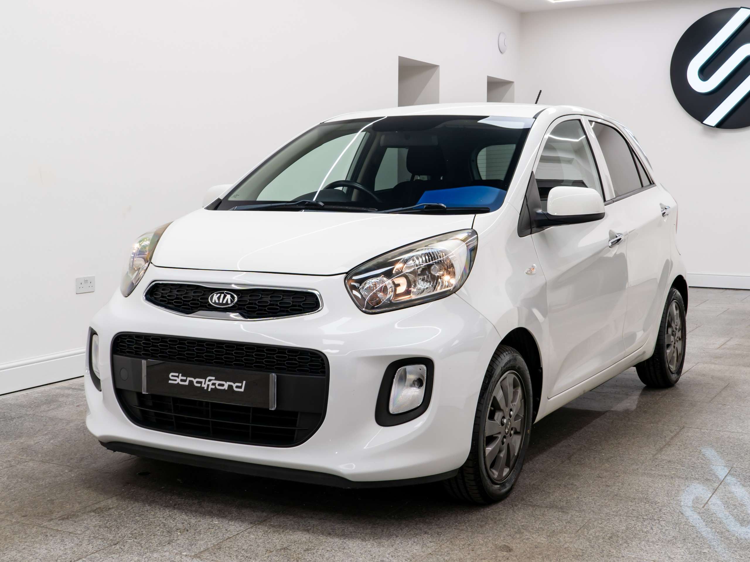 A 2016 KIA PICANTO 1.0 65 SE 5dr A 2016 KIA PICANTO 1.0 65 SE 5dr
