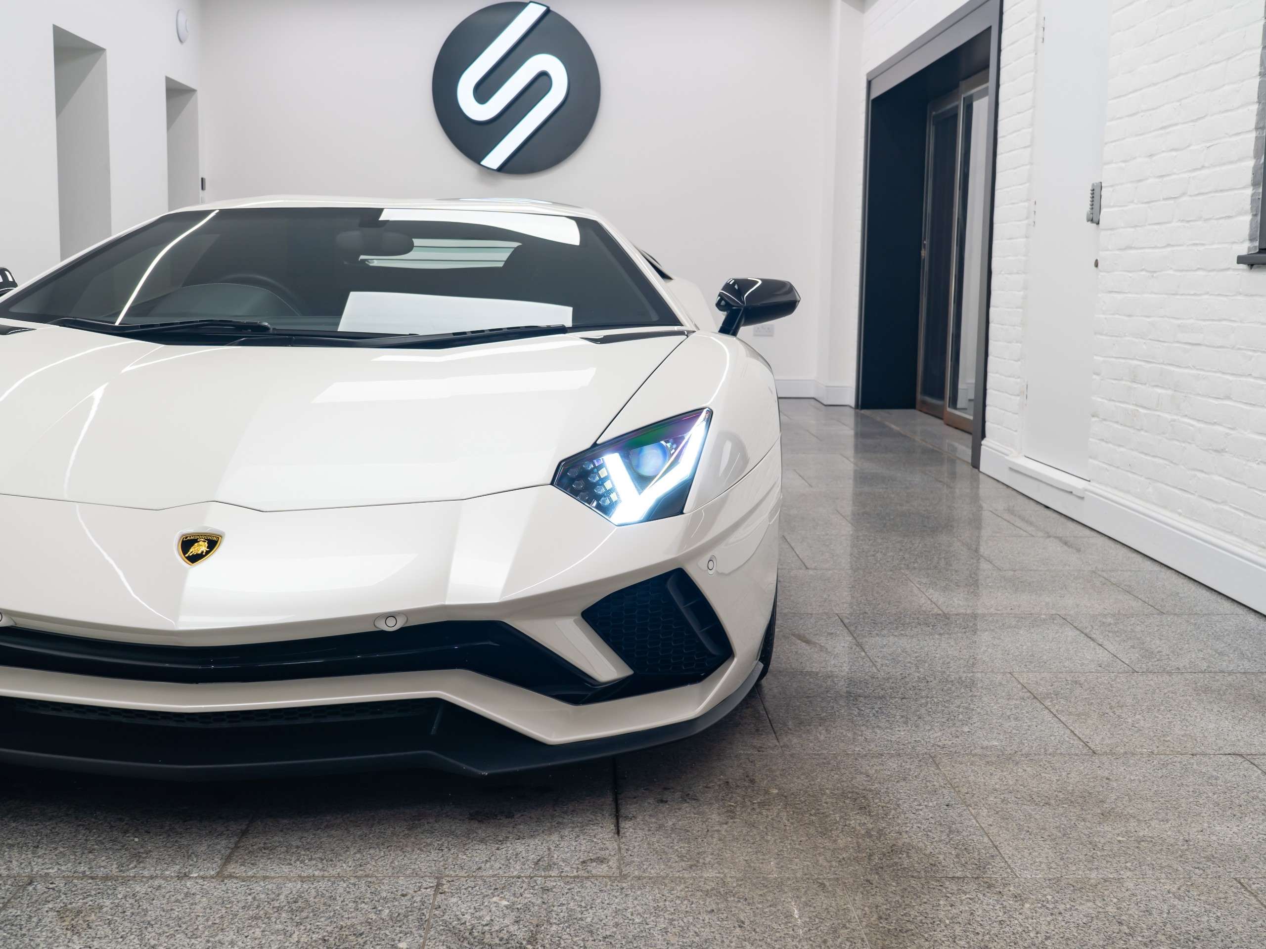 2017 LAMBORGHINI AVENTADOR 2017 LAMBORGHINI AVENTADOR