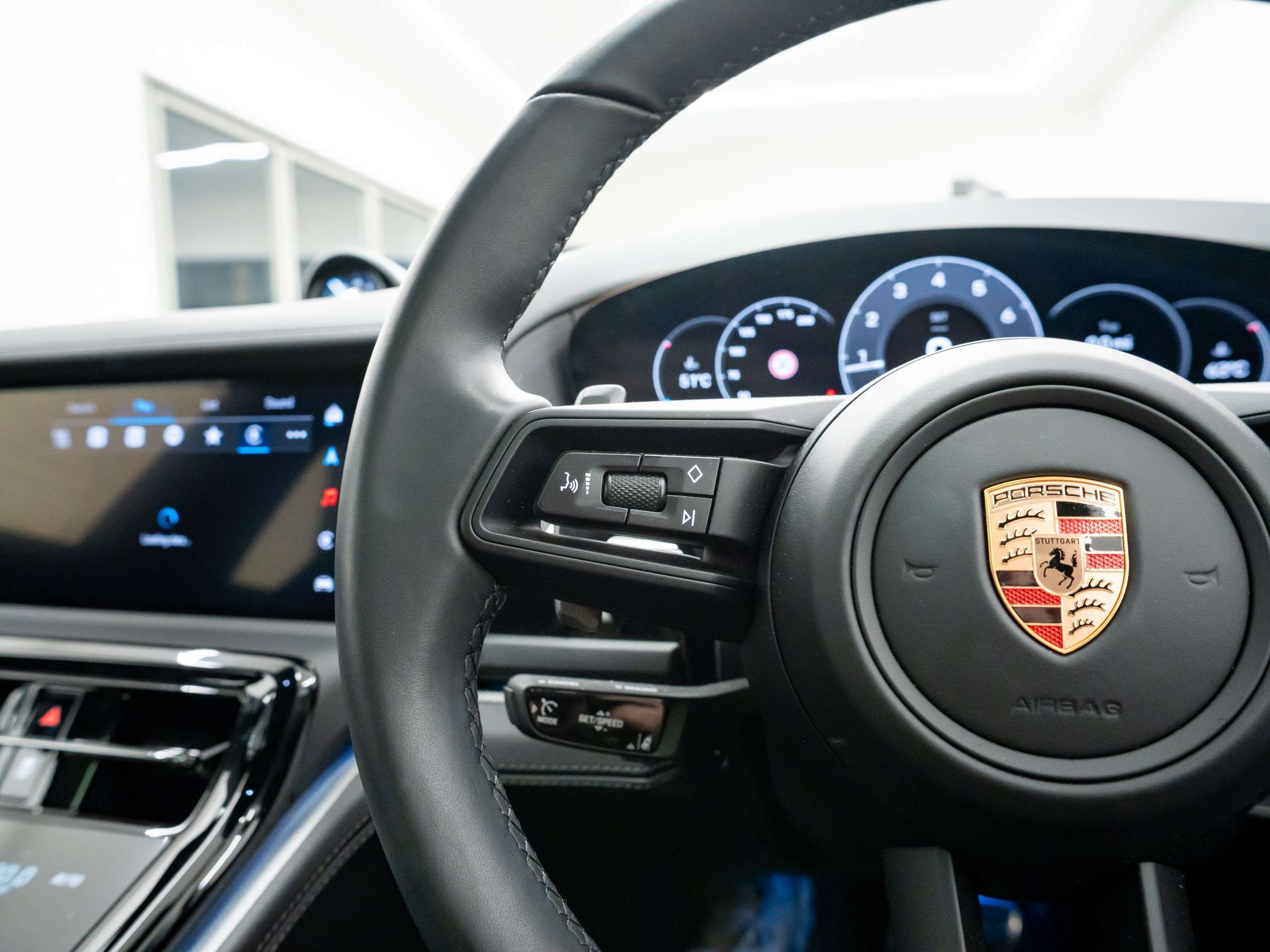 2025 PORSCHE PANAMERA 2025 PORSCHE PANAMERA