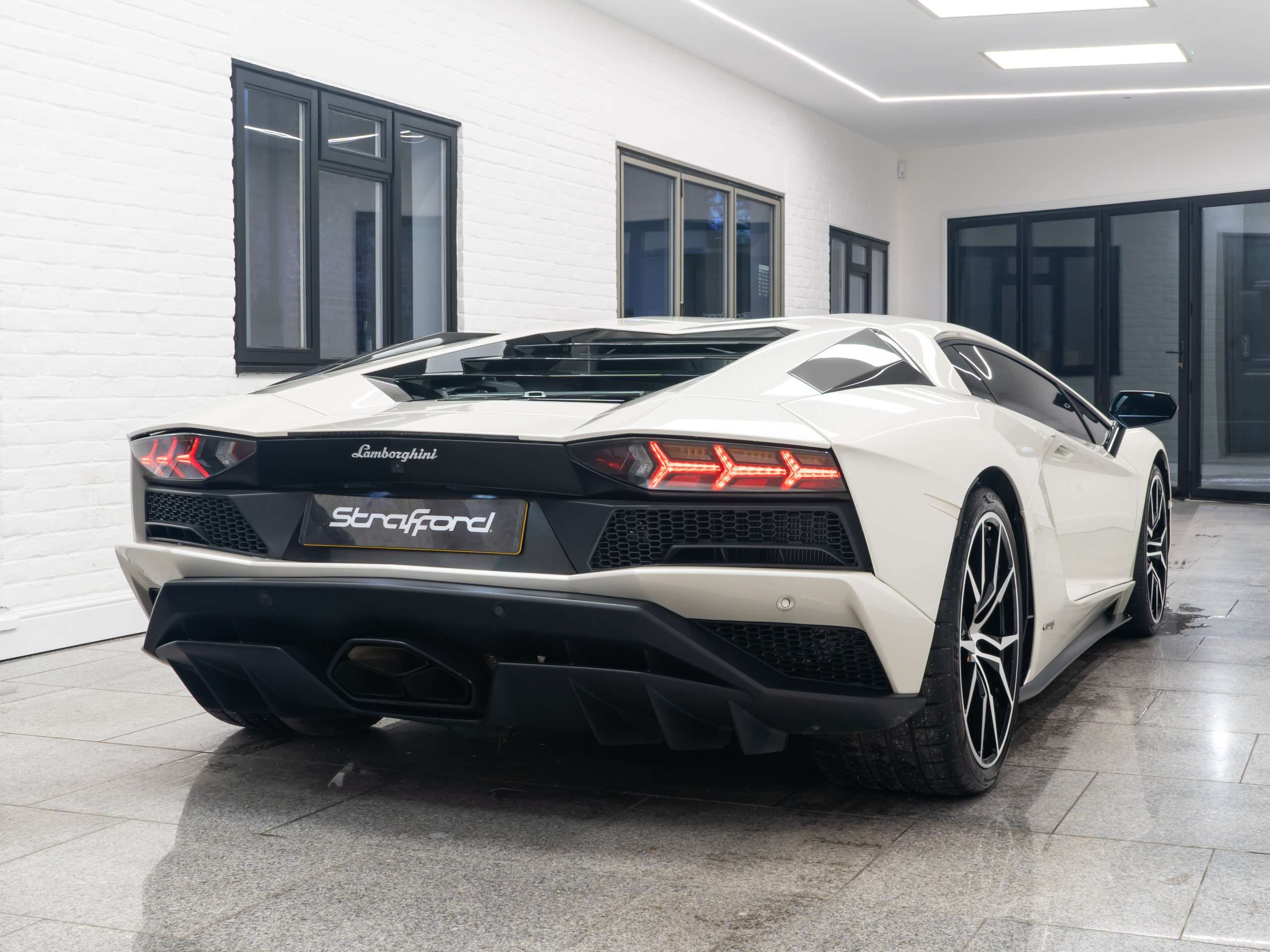 2017 LAMBORGHINI AVENTADOR 2017 LAMBORGHINI AVENTADOR