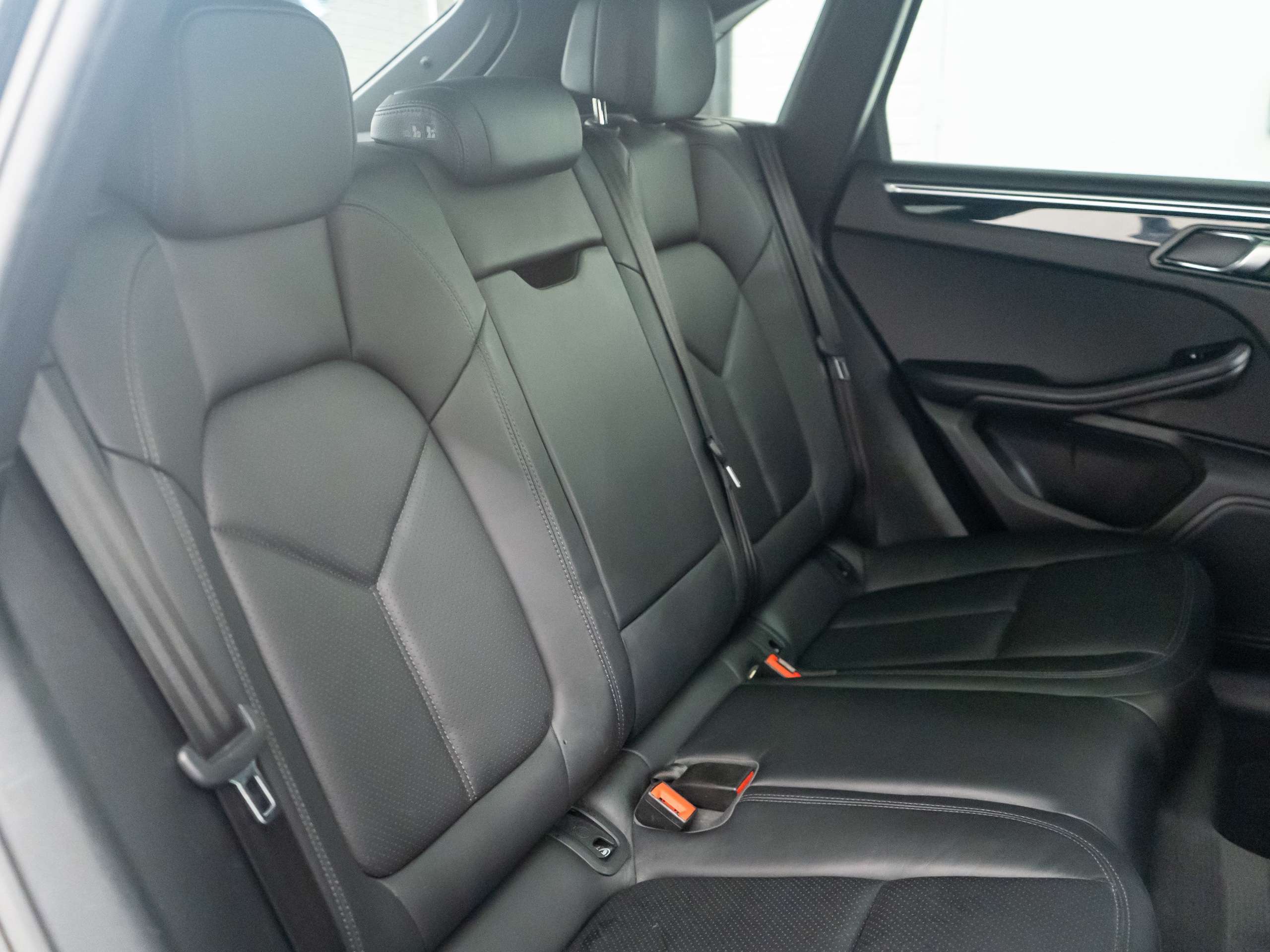 2019 PORSCHE MACAN 2019 PORSCHE MACAN