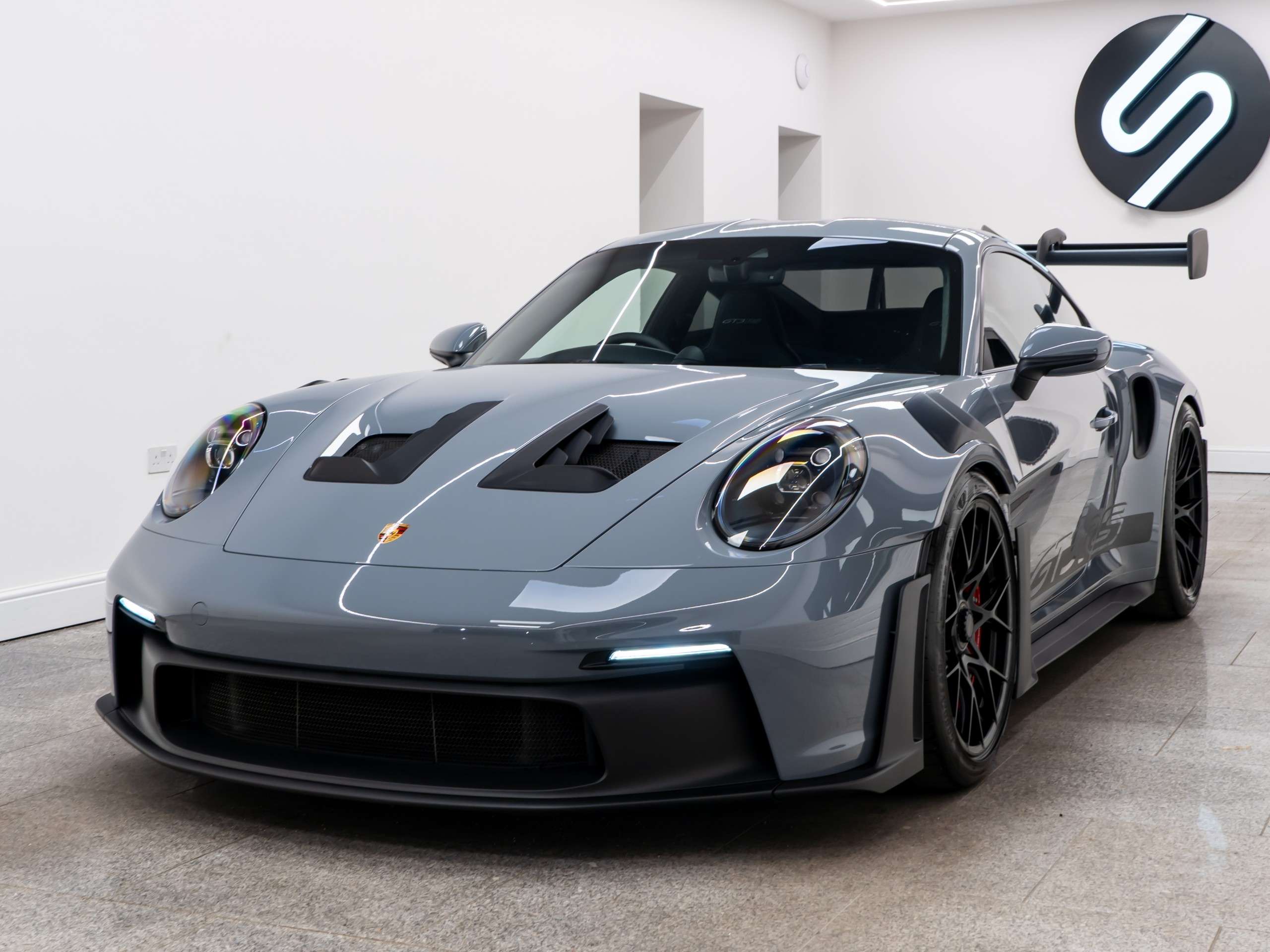 A 2025 PORSCHE 911 4.0 992 GT3 RS Coupe 2dr Petrol PDK Euro 6 (s/s) (525 ps) A 2025 PORSCHE 911 4.0 992 GT3 RS Coupe 2dr Petrol PDK Euro 6 (s/s) (525 ps)