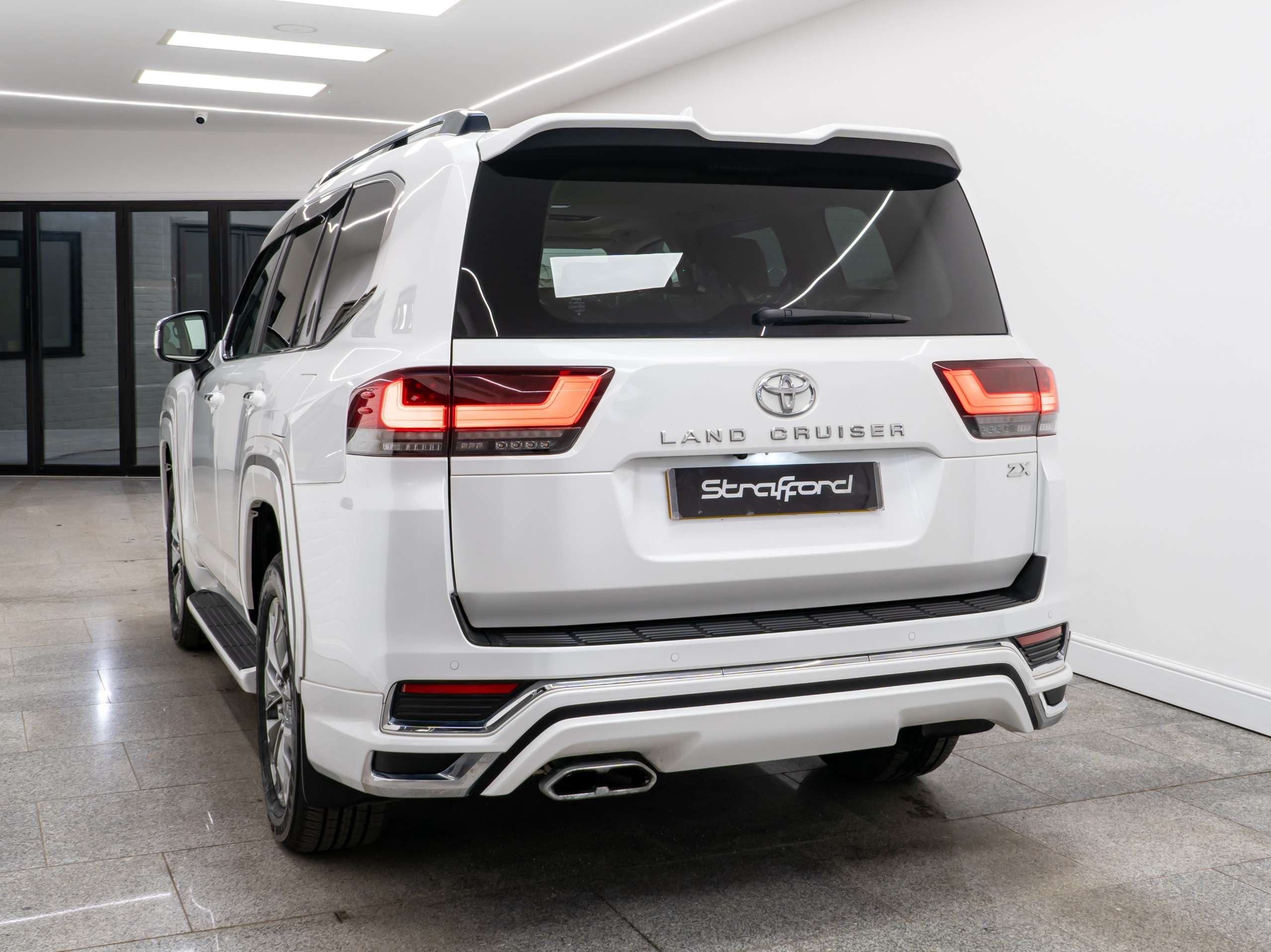 A 2024 TOYOTA LAND CRUISER 300 Series ZX 3.5 V6 Petrol Euro6 A 2024 TOYOTA LAND CRUISER 300 Series ZX 3.5 V6 Petrol Euro6