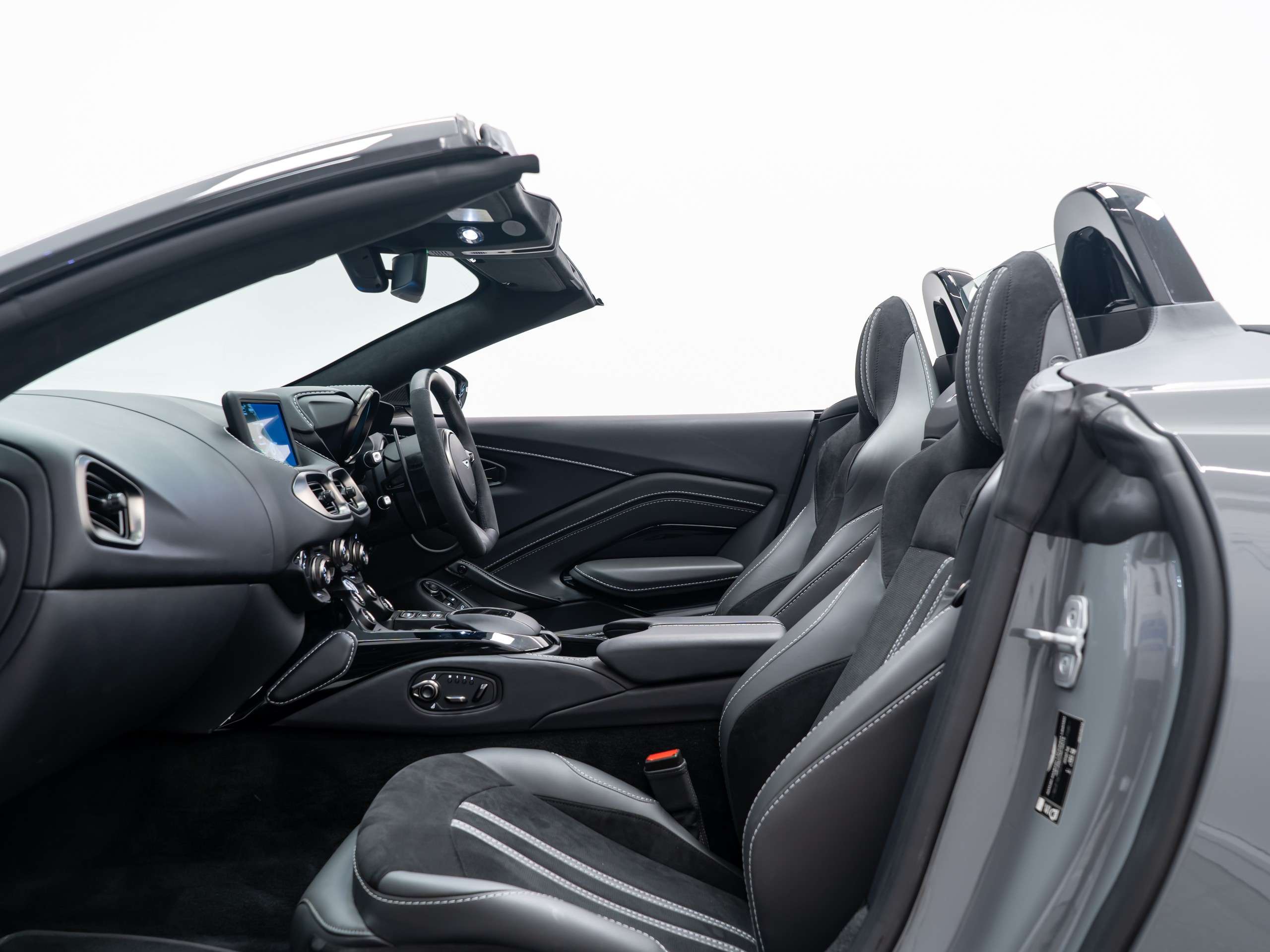 null ASTON MARTIN VANTAGE null ASTON MARTIN VANTAGE