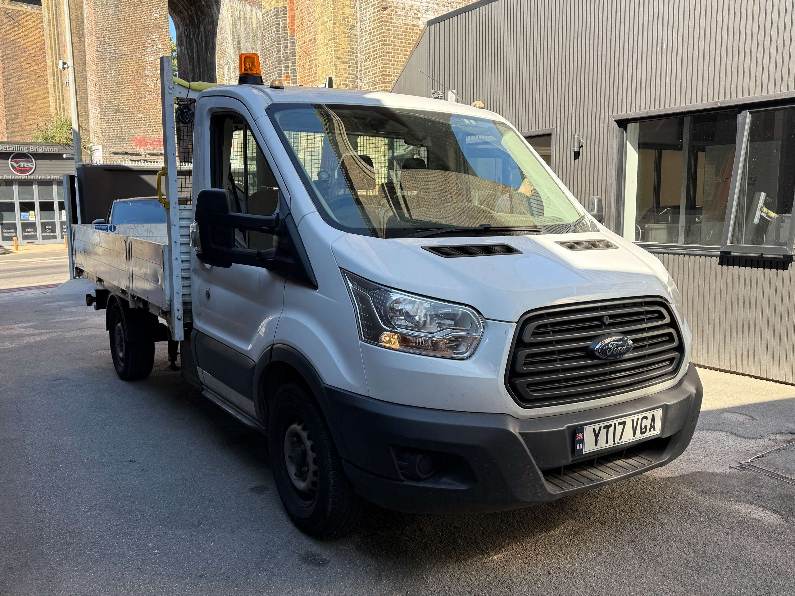 A 2017 FORD TRANSIT 2.2 TDCi 350 Crane equipped dropside A 2017 FORD TRANSIT 2.2 TDCi 350 Crane equipped dropside