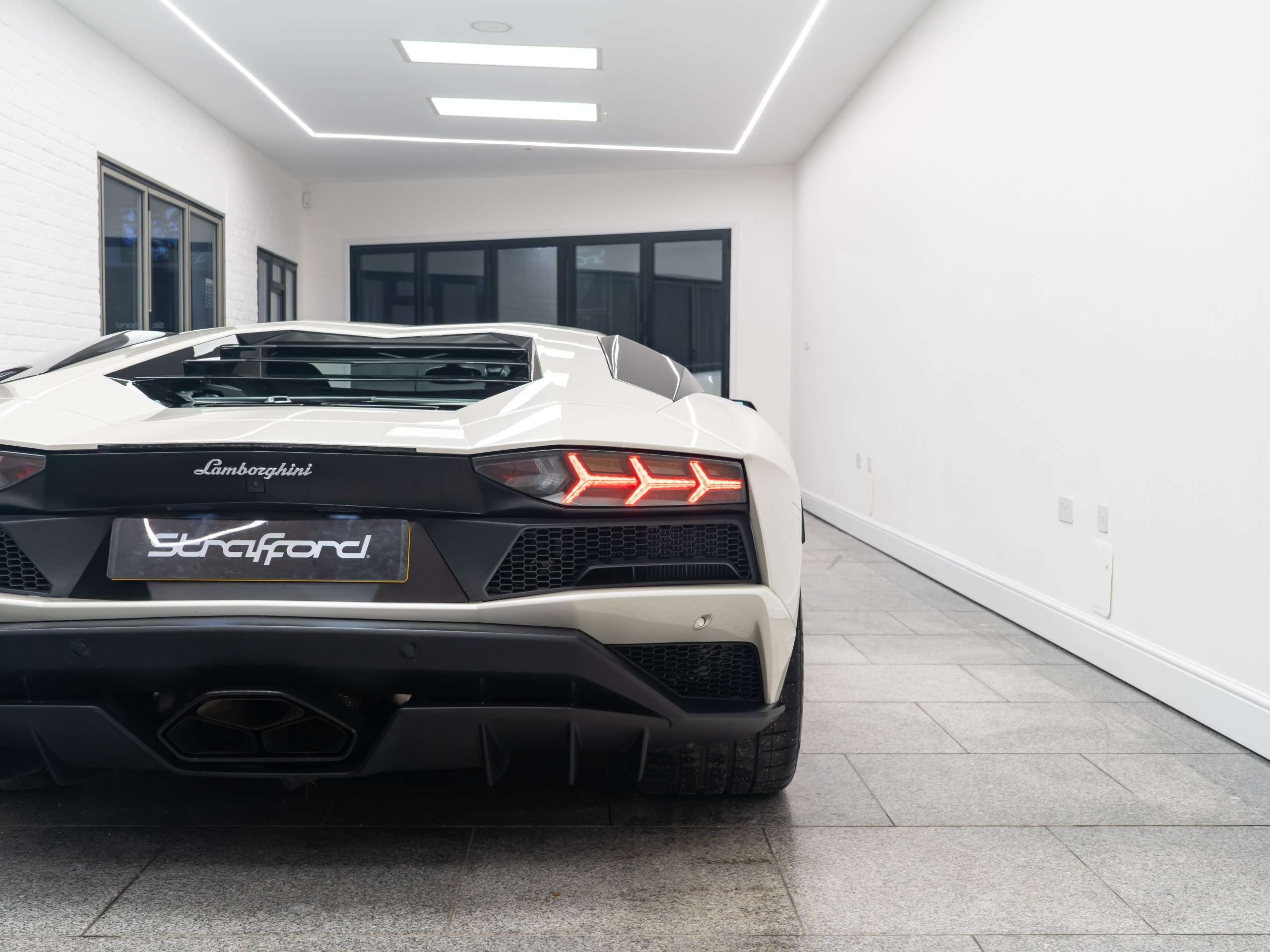 2017 LAMBORGHINI AVENTADOR 2017 LAMBORGHINI AVENTADOR