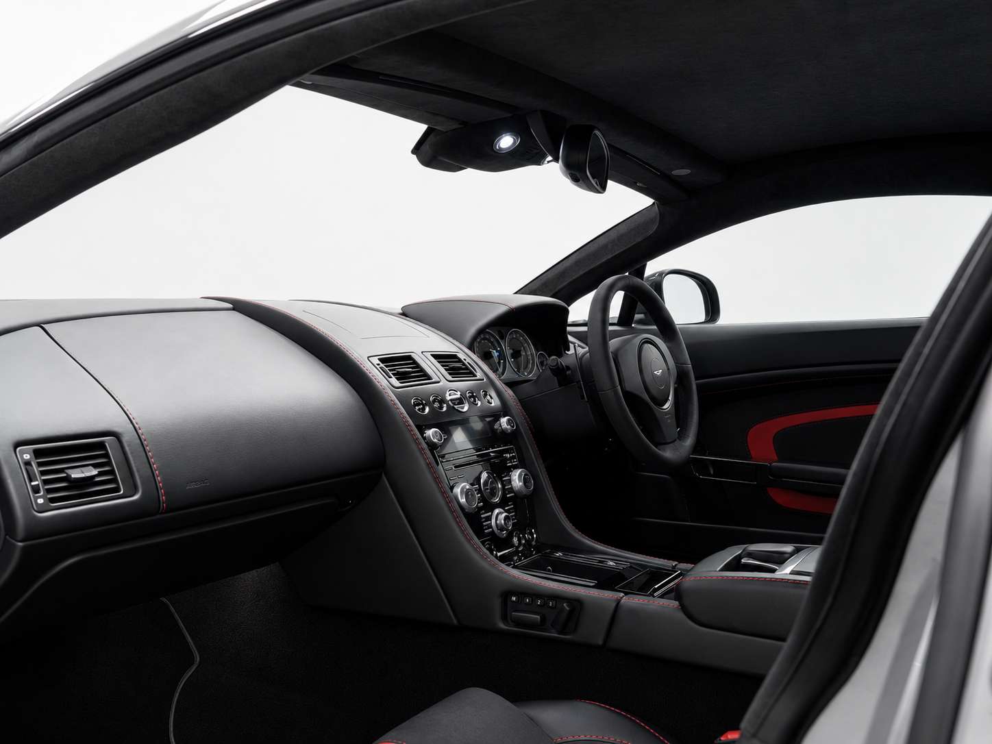 2015 ASTON MARTIN VANTAGE 2015 ASTON MARTIN VANTAGE