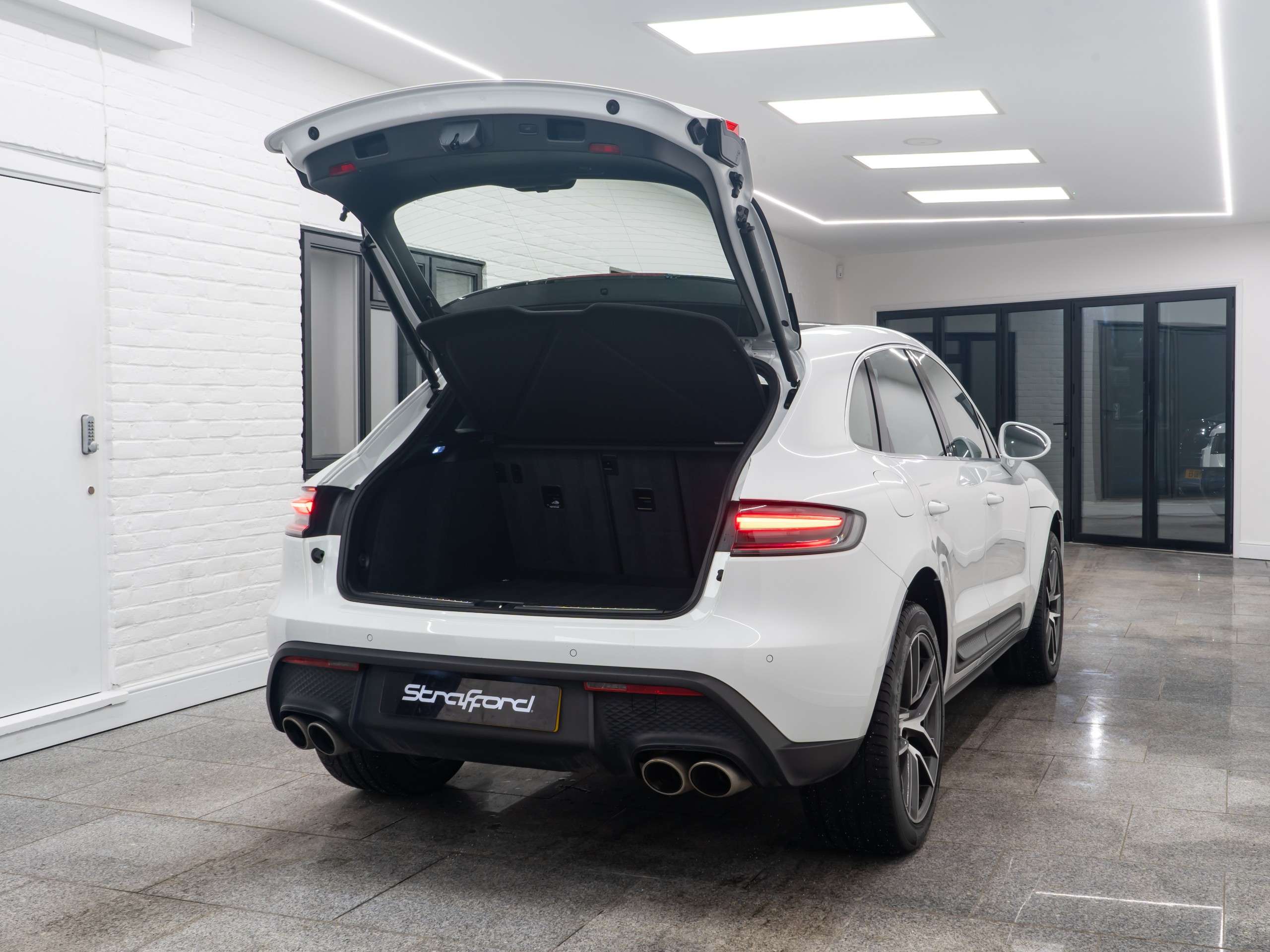 2024 PORSCHE MACAN 2024 PORSCHE MACAN