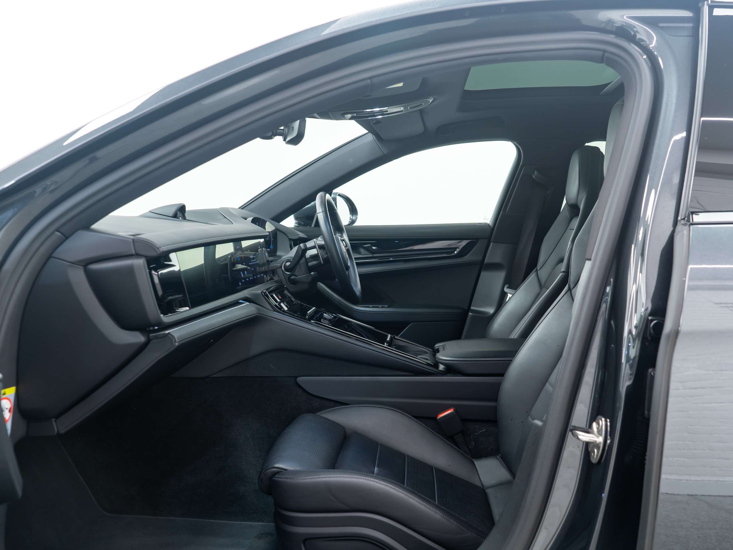 2024 PORSCHE PANAMERA 2024 PORSCHE PANAMERA