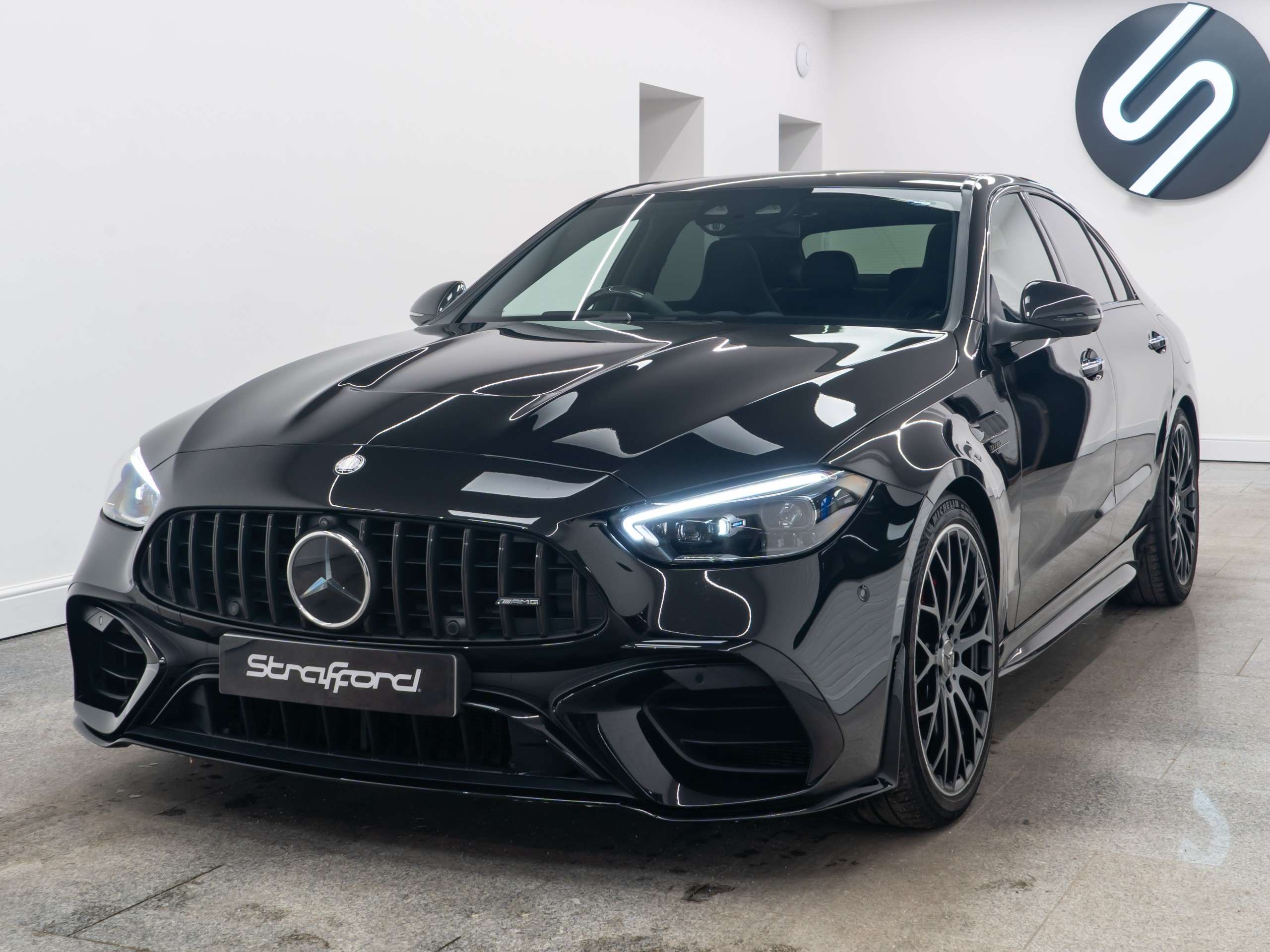A 2025 MERCEDES-BENZ C CLASS 2.0 C63 6.1kWh AMG S E Performance Carbon Edition Saloon 4dr Petrol Plug-in Hybrid SpdS MCT 4MATIC+ Euro 6 (s/s) (680 ps) A 2025 MERCEDES-BENZ C CLASS 2.0 C63 6.1kWh AMG S E Performance Carbon Edition Saloon 4dr Petrol Plug-in Hybrid SpdS MCT 4MATIC+ Euro 6 (s/s) (680 ps)