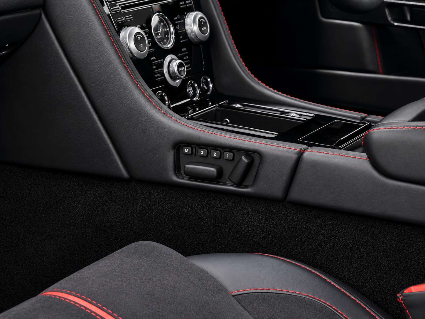 2015 ASTON MARTIN VANTAGE 2015 ASTON MARTIN VANTAGE