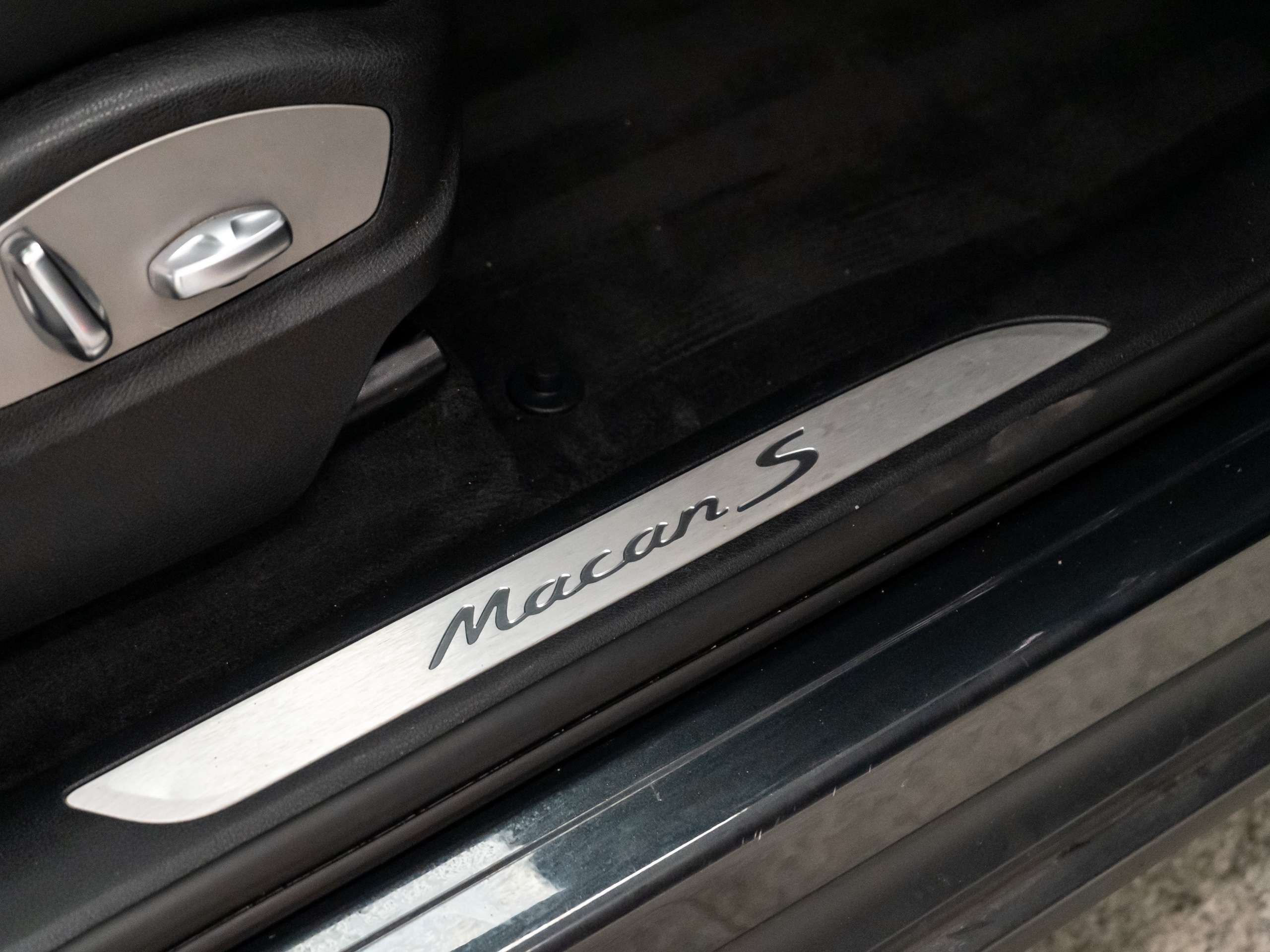 2019 PORSCHE MACAN 2019 PORSCHE MACAN