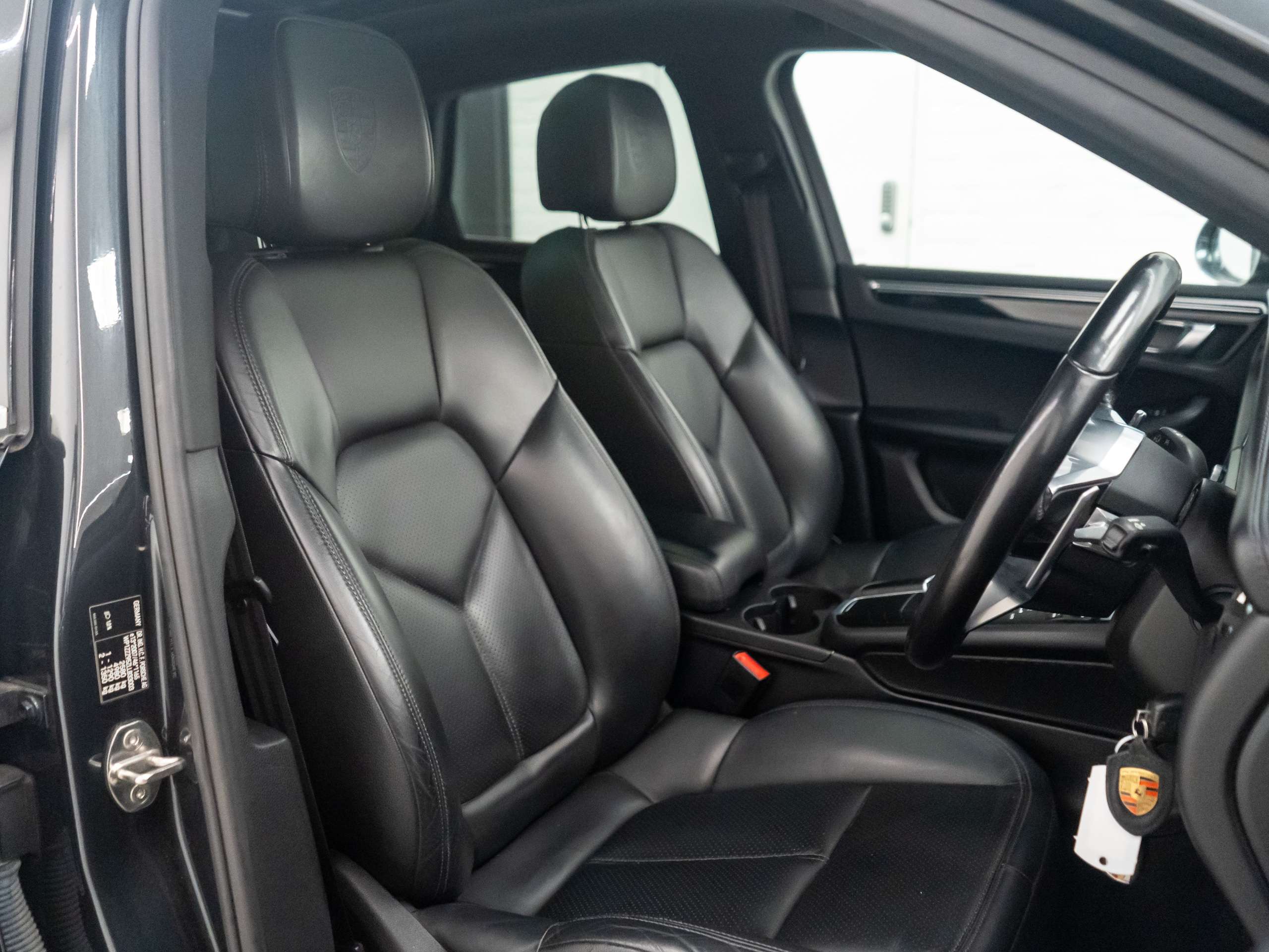 2019 PORSCHE MACAN 2019 PORSCHE MACAN