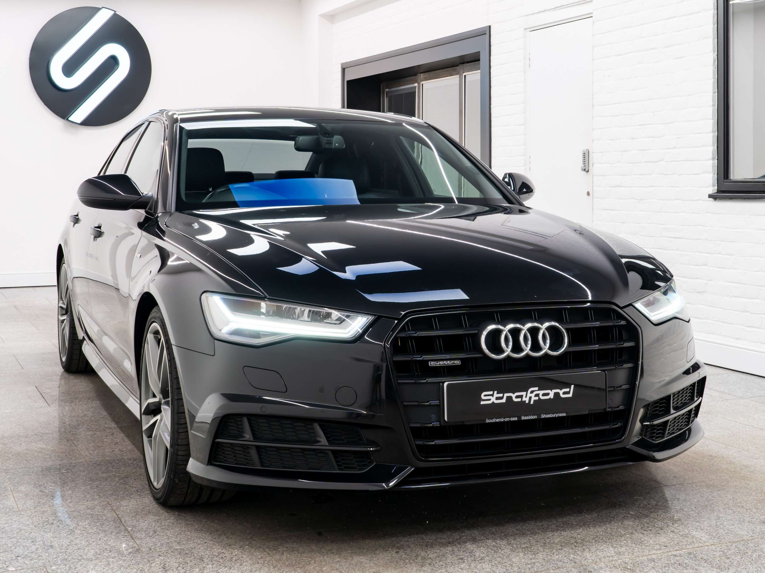 A 2017 AUDI A6 SALOON 2.0 TDI Black Edition Saloon 4dr Diesel S Tronic quattro Euro 6 (s/s) (190 ps) A 2017 AUDI A6 SALOON 2.0 TDI Black Edition Saloon 4dr Diesel S Tronic quattro Euro 6 (s/s) (190 ps)