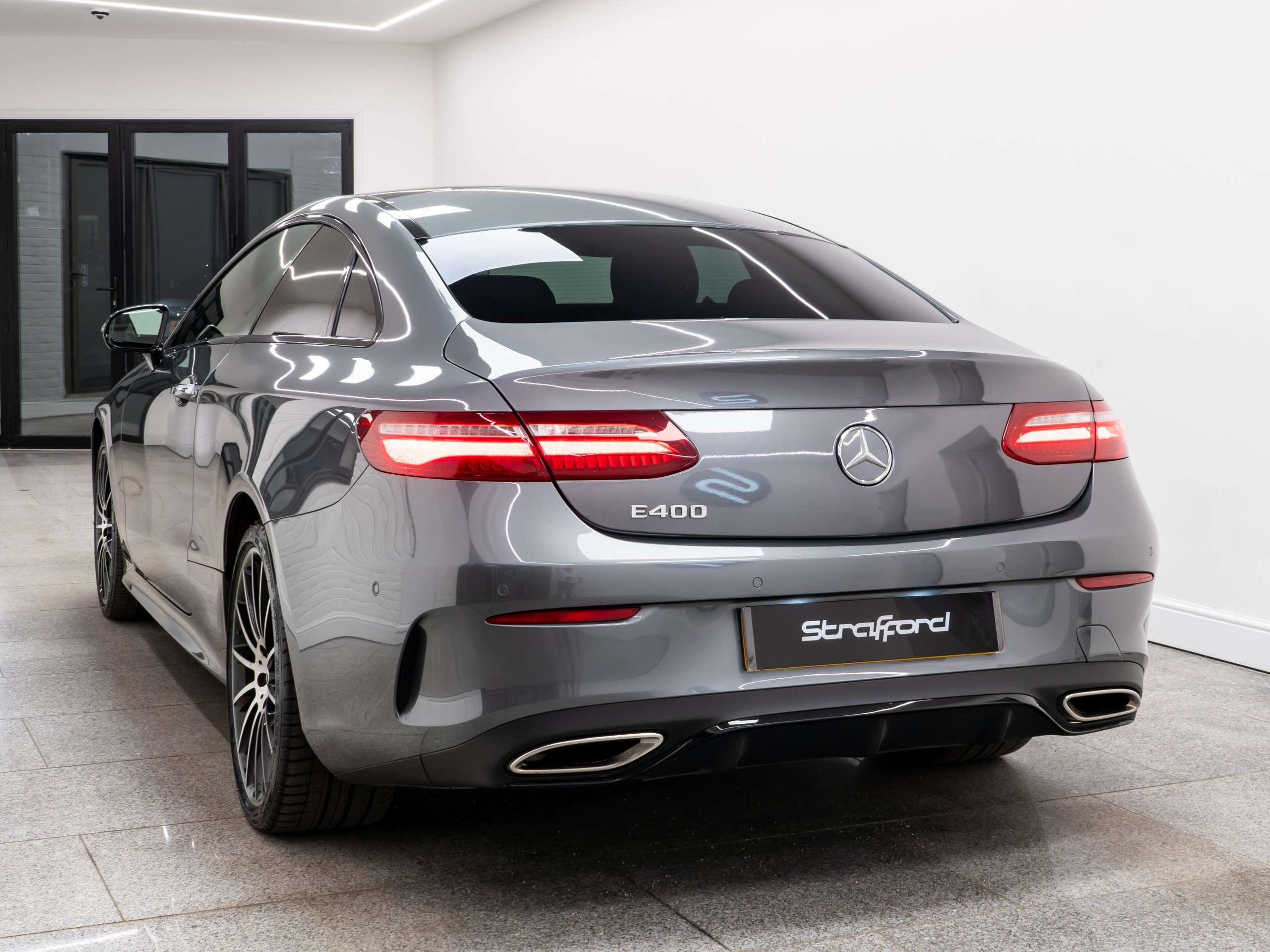 A 2018 MERCEDES-BENZ E CLASS 3.0 E400 V6 AMG Line (Premium Plus) Coupe 2dr Petrol G-Tronic+ 4MATIC Euro 6 (s/s) (333 ps) A 2018 MERCEDES-BENZ E CLASS 3.0 E400 V6 AMG Line (Premium Plus) Coupe 2dr Petrol G-Tronic+ 4MATIC Euro 6 (s/s) (333 ps)