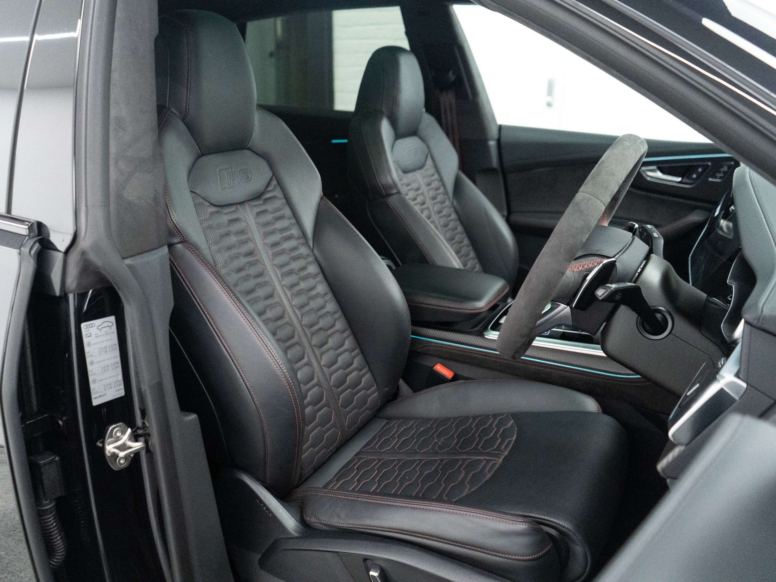 2021 AUDI RS Q8 2021 AUDI RS Q8