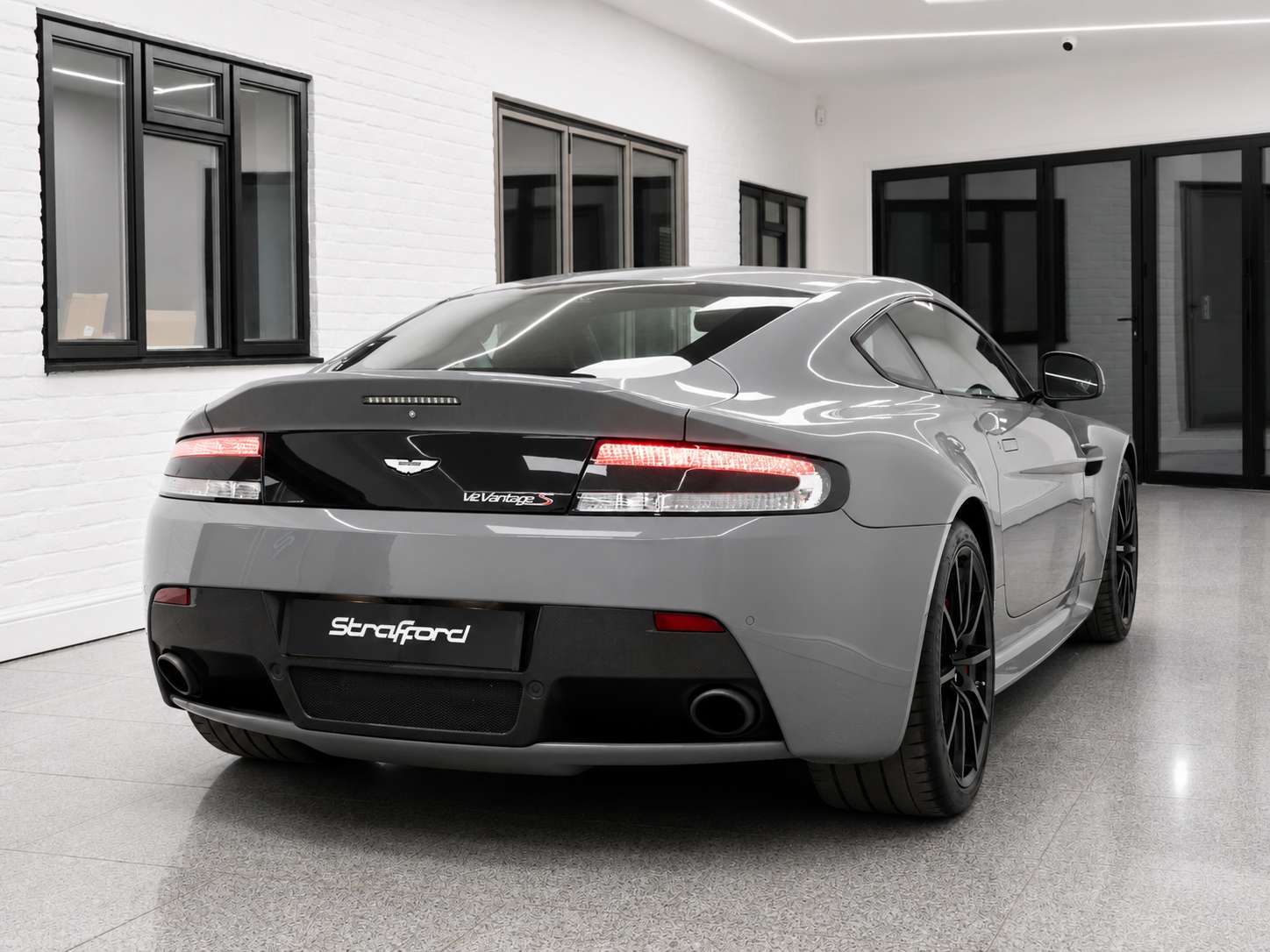A 2015 ASTON MARTIN VANTAGE 6.0 V12 S Coupe 2dr Petrol Sportshift Euro 6 (565 bhp) A 2015 ASTON MARTIN VANTAGE 6.0 V12 S Coupe 2dr Petrol Sportshift Euro 6 (565 bhp)