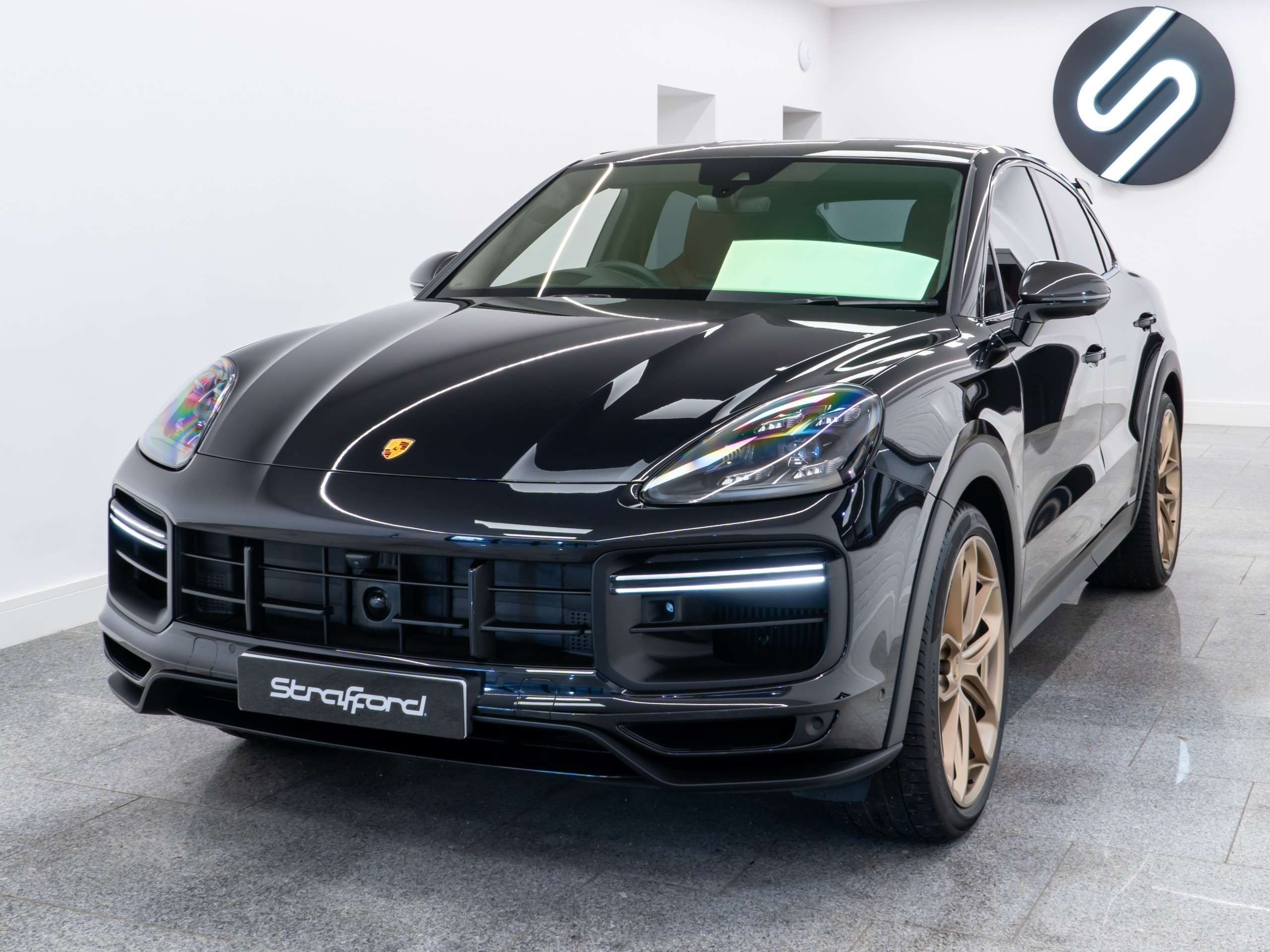 A 2022 PORSCHE CAYENNE 4.0T V8 Turbo GT Coupe 5dr Petrol TiptronicS 4WD Euro 6 (s/s) (640 ps) A 2022 PORSCHE CAYENNE 4.0T V8 Turbo GT Coupe 5dr Petrol TiptronicS 4WD Euro 6 (s/s) (640 ps)