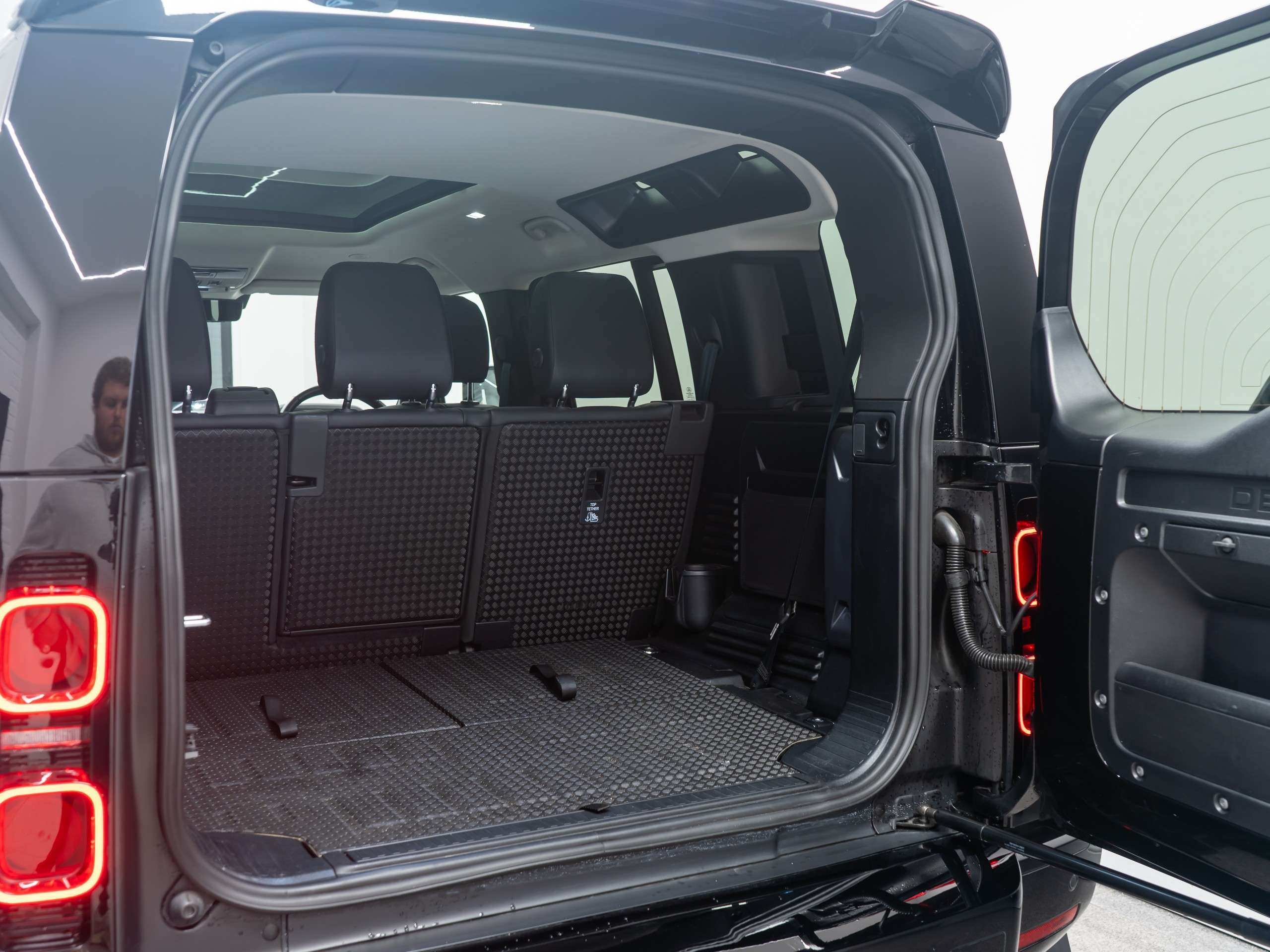 2024 LAND ROVER DEFENDER 110 2024 LAND ROVER DEFENDER 110