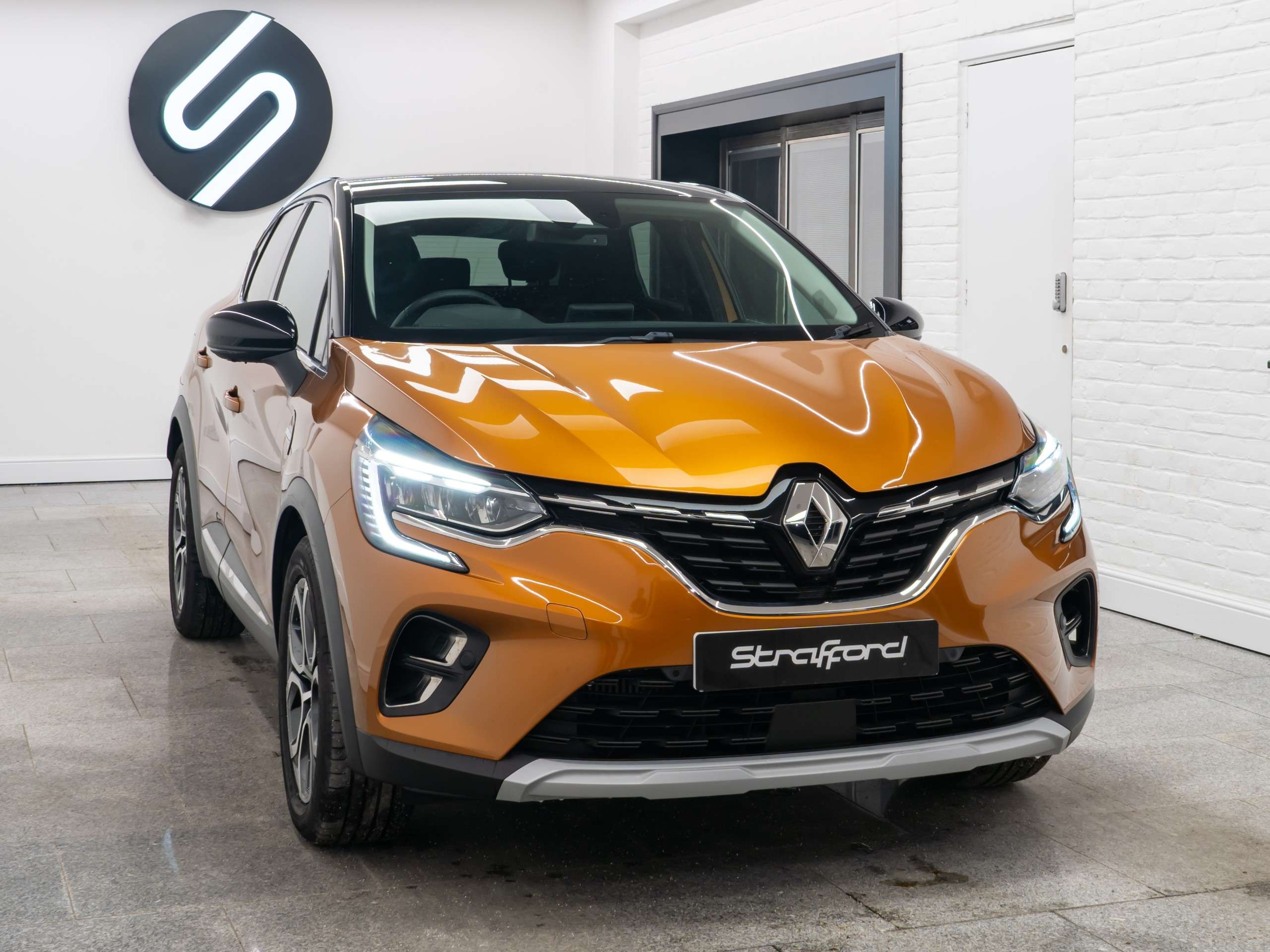 A 2020 RENAULT CAPTUR 1.0 TCe S Edition SUV 5dr Petrol Manual Euro 6 (s/s) (100 ps) A 2020 RENAULT CAPTUR 1.0 TCe S Edition SUV 5dr Petrol Manual Euro 6 (s/s) (100 ps)
