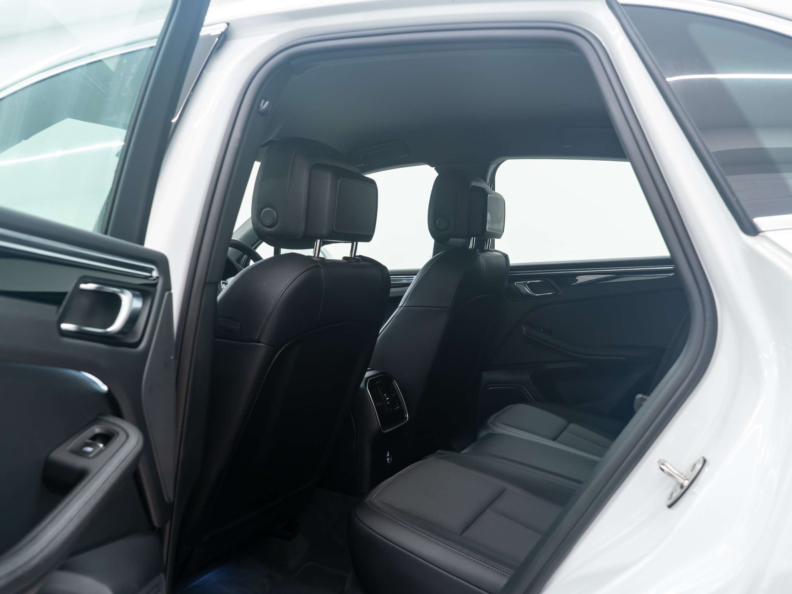 2024 PORSCHE MACAN 2024 PORSCHE MACAN