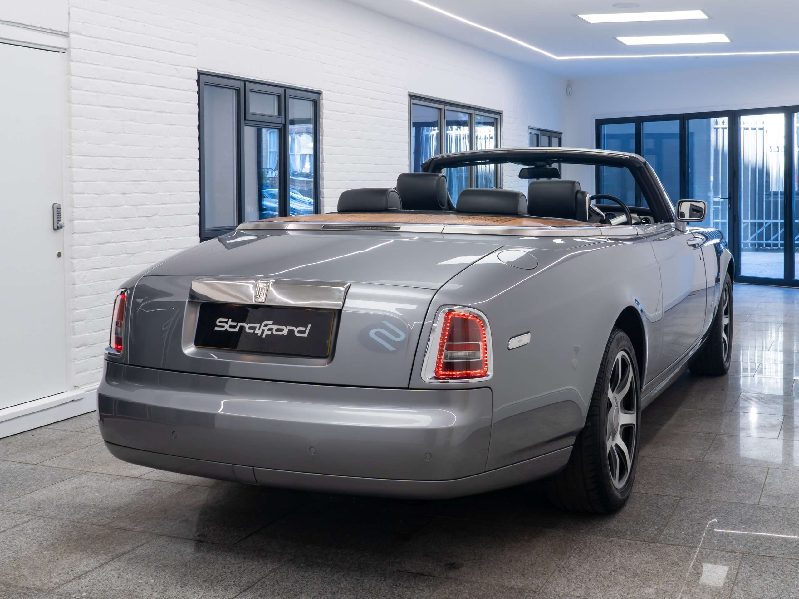 A 2008 ROLLS-ROYCE PHANTOM 2dr Auto A 2008 ROLLS-ROYCE PHANTOM 2dr Auto