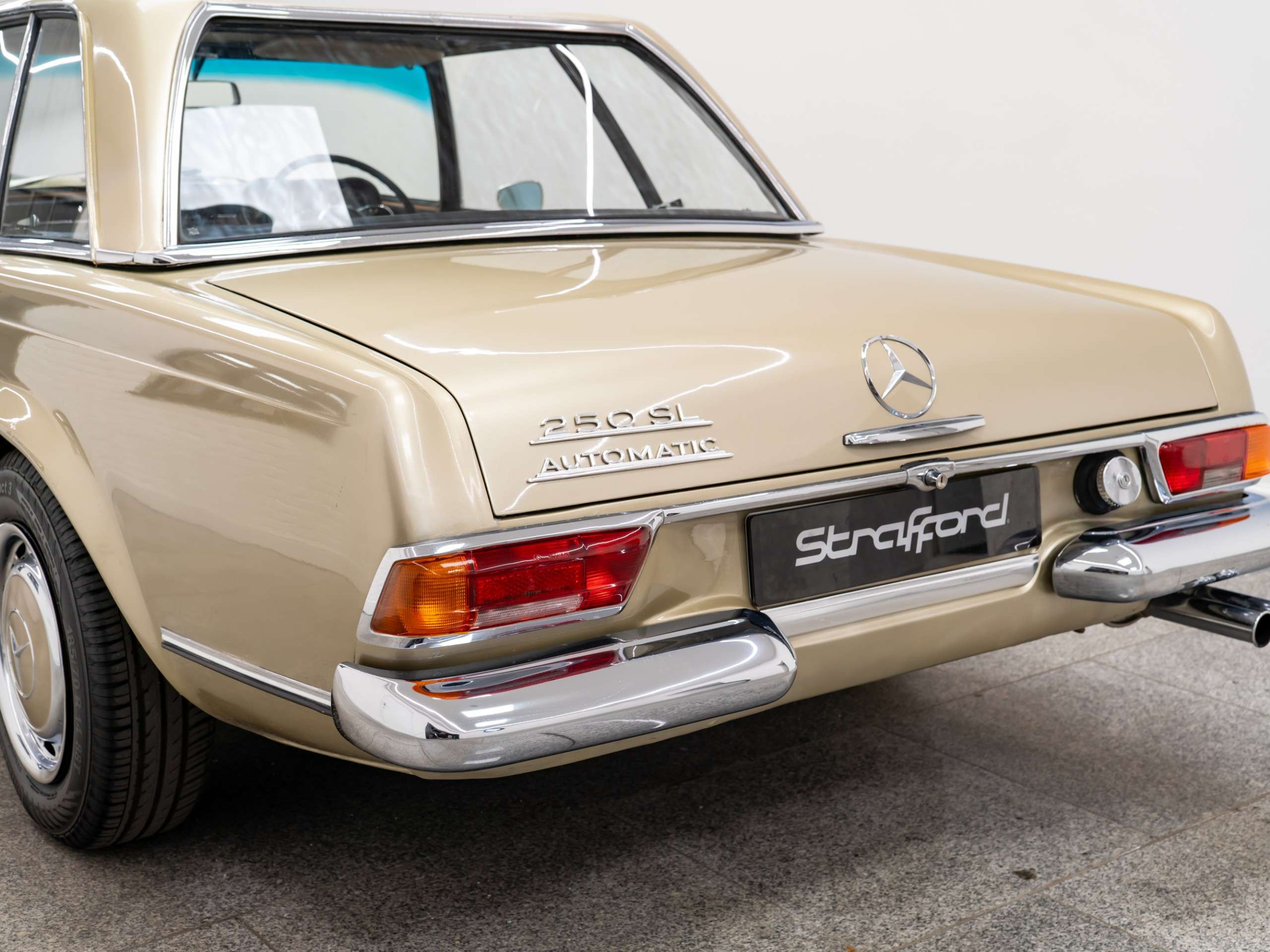 1967 MERCEDES-BENZ 250 1967 MERCEDES-BENZ 250
