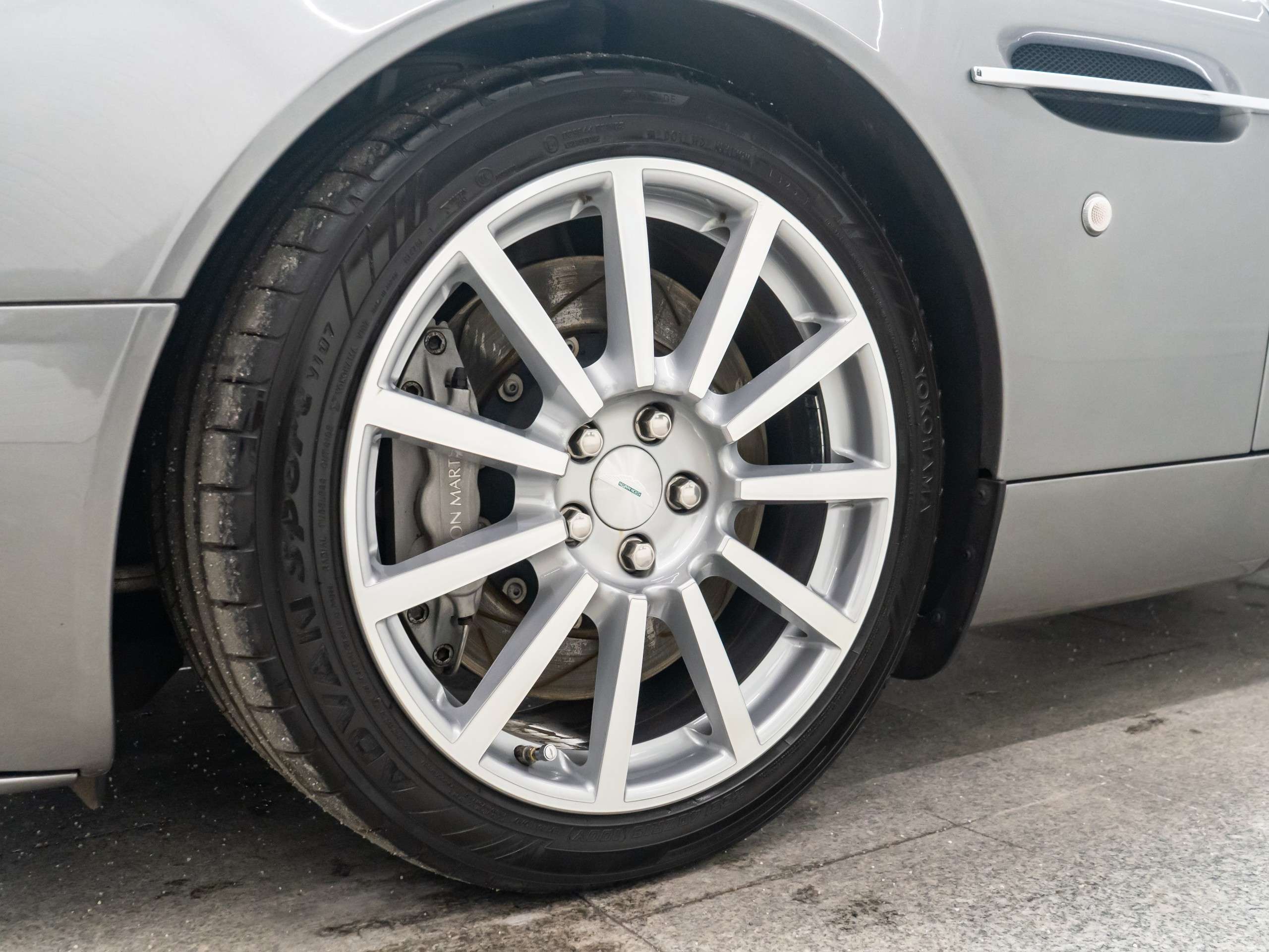 2005 ASTON MARTIN VANQUISH 2005 ASTON MARTIN VANQUISH