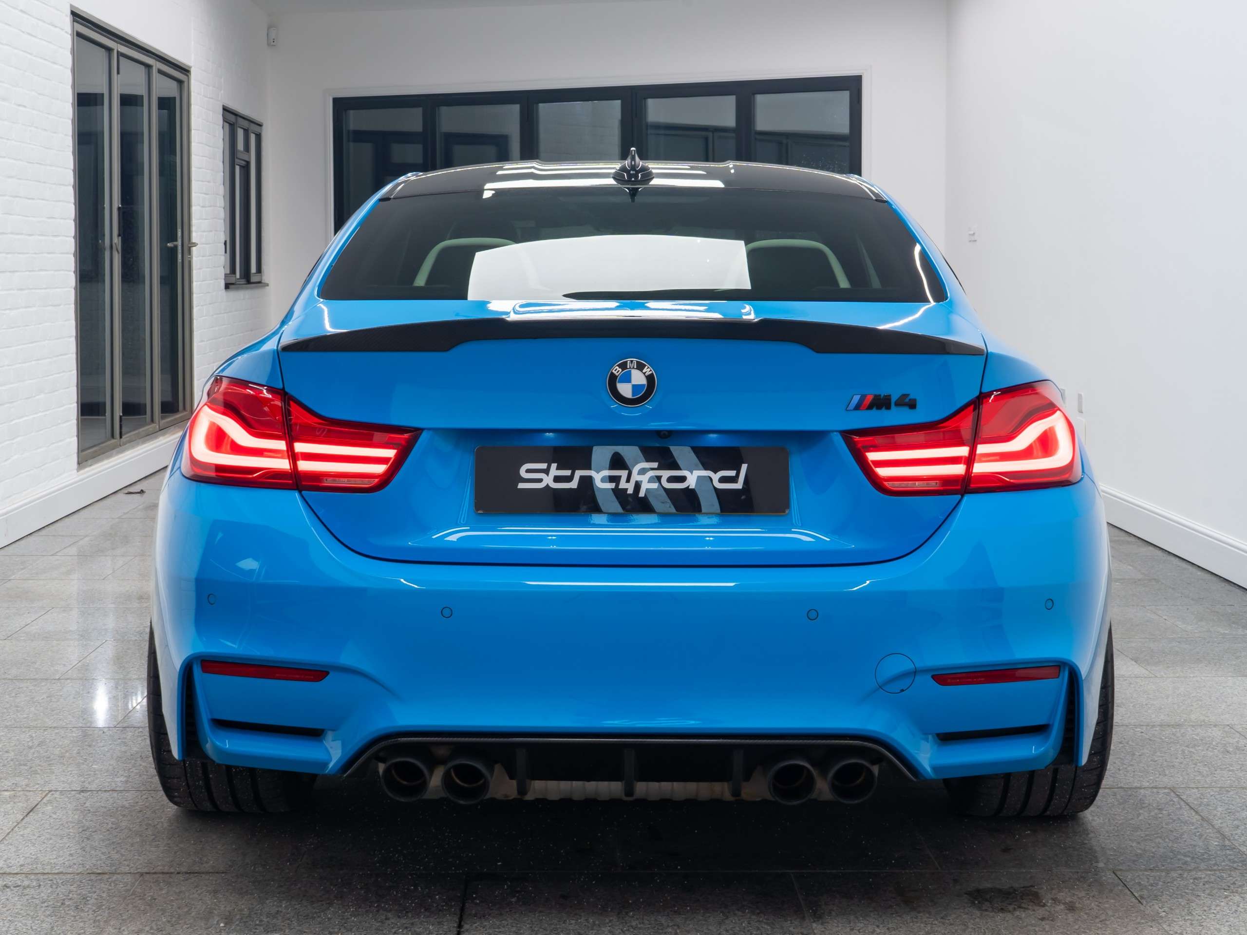 2017 BMW M4 2017 BMW M4