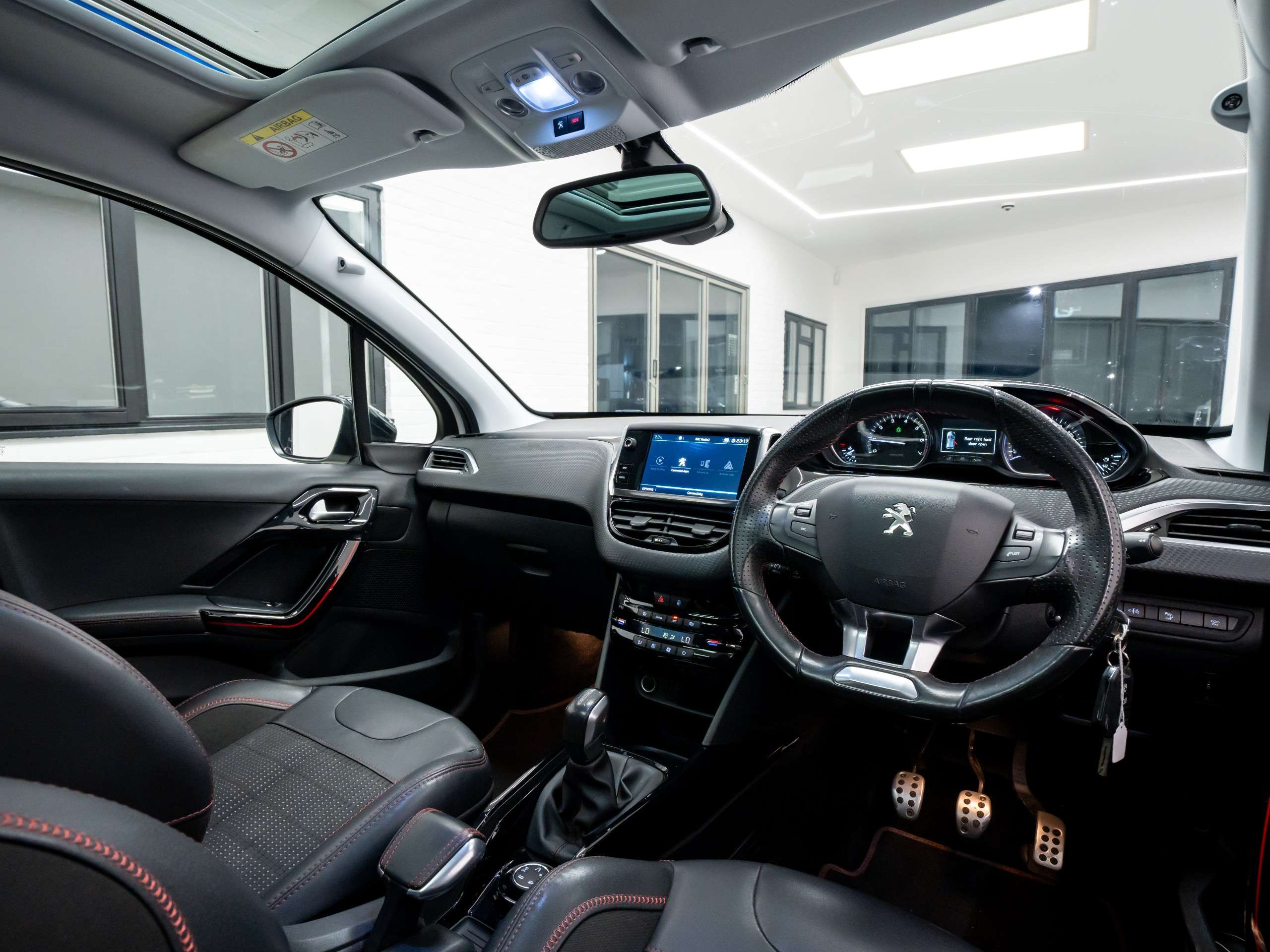 2017 PEUGEOT 2008 2017 PEUGEOT 2008