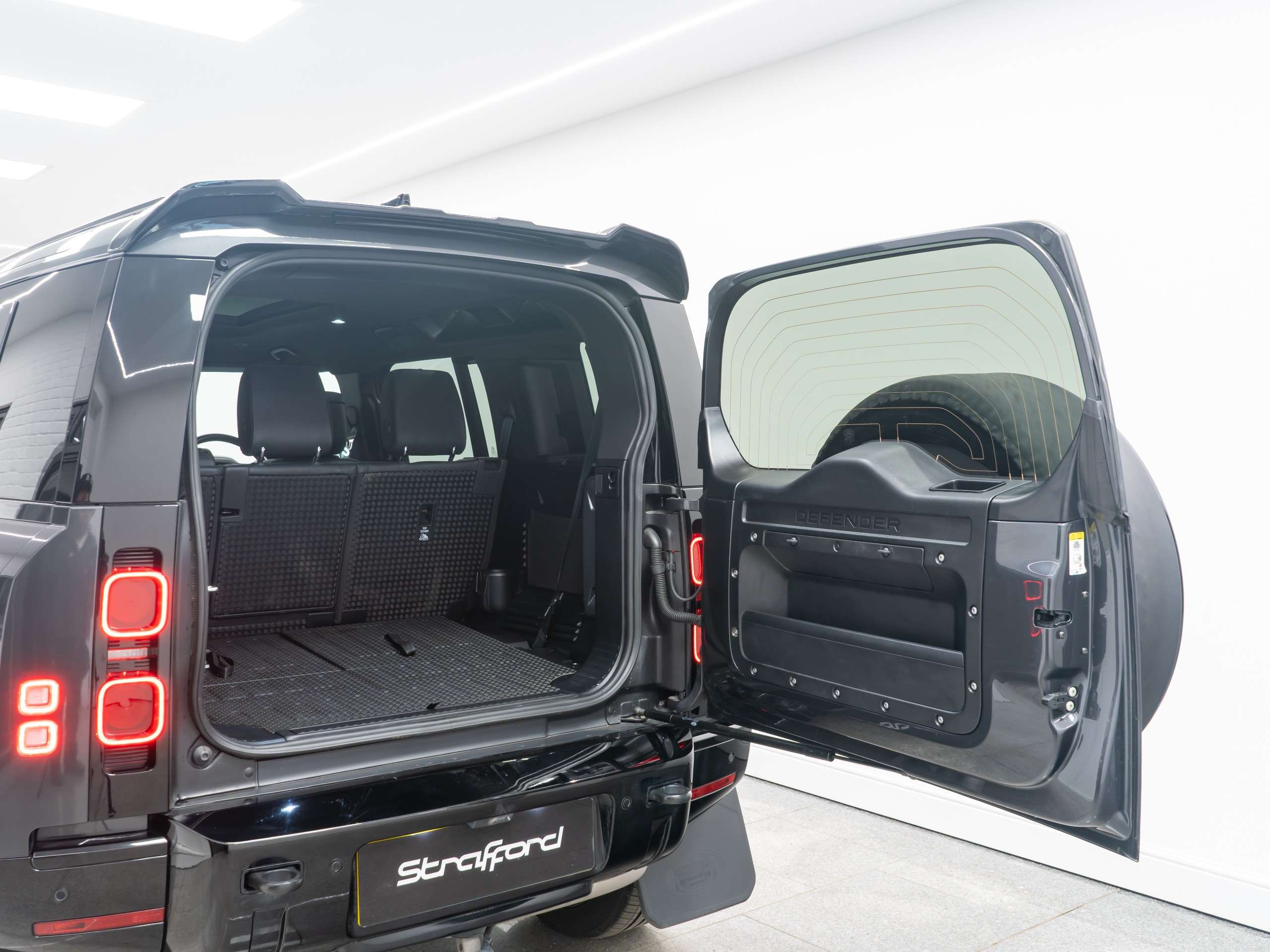 2024 LAND ROVER DEFENDER 110 2024 LAND ROVER DEFENDER 110