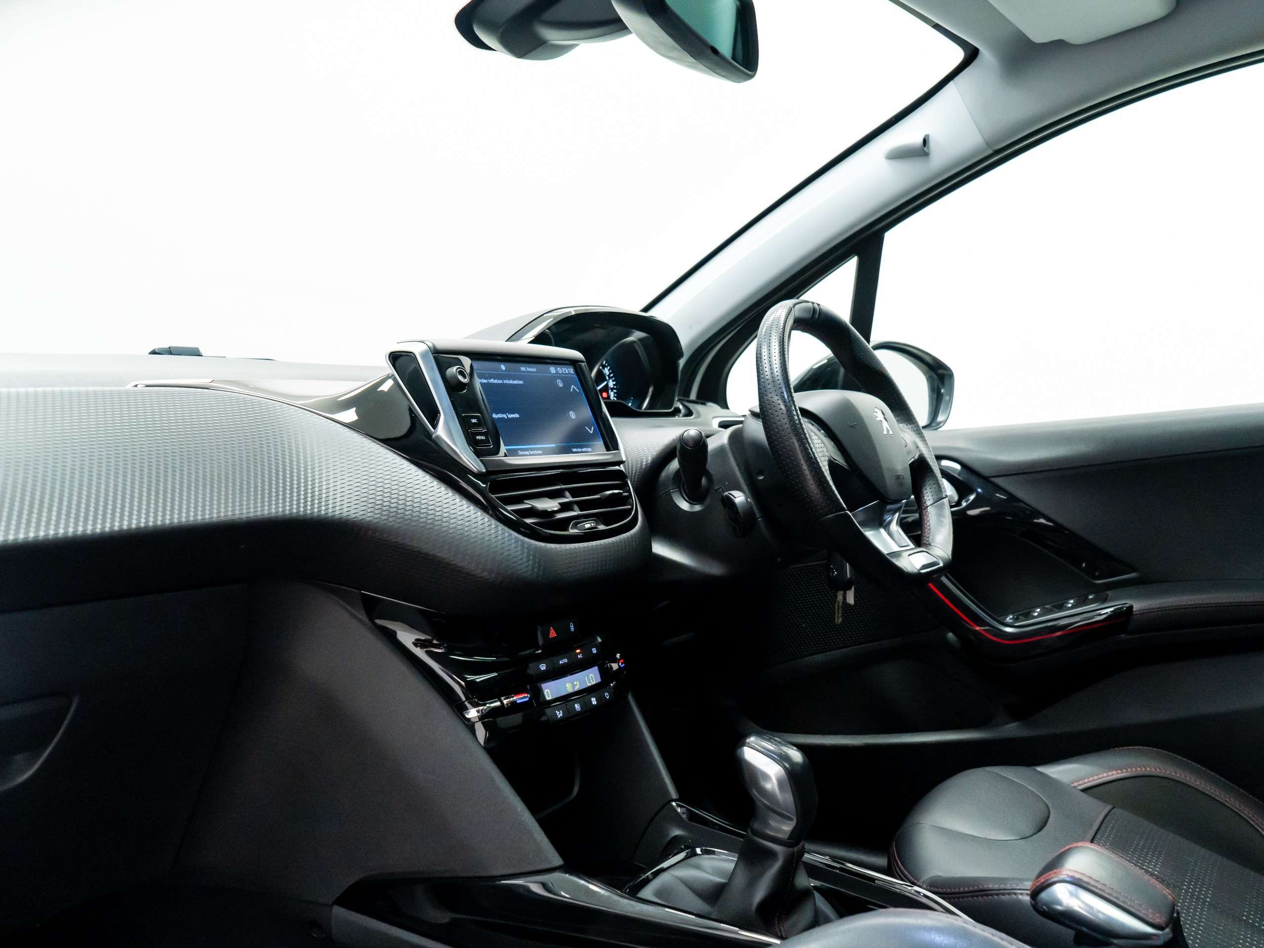 2017 PEUGEOT 2008 2017 PEUGEOT 2008