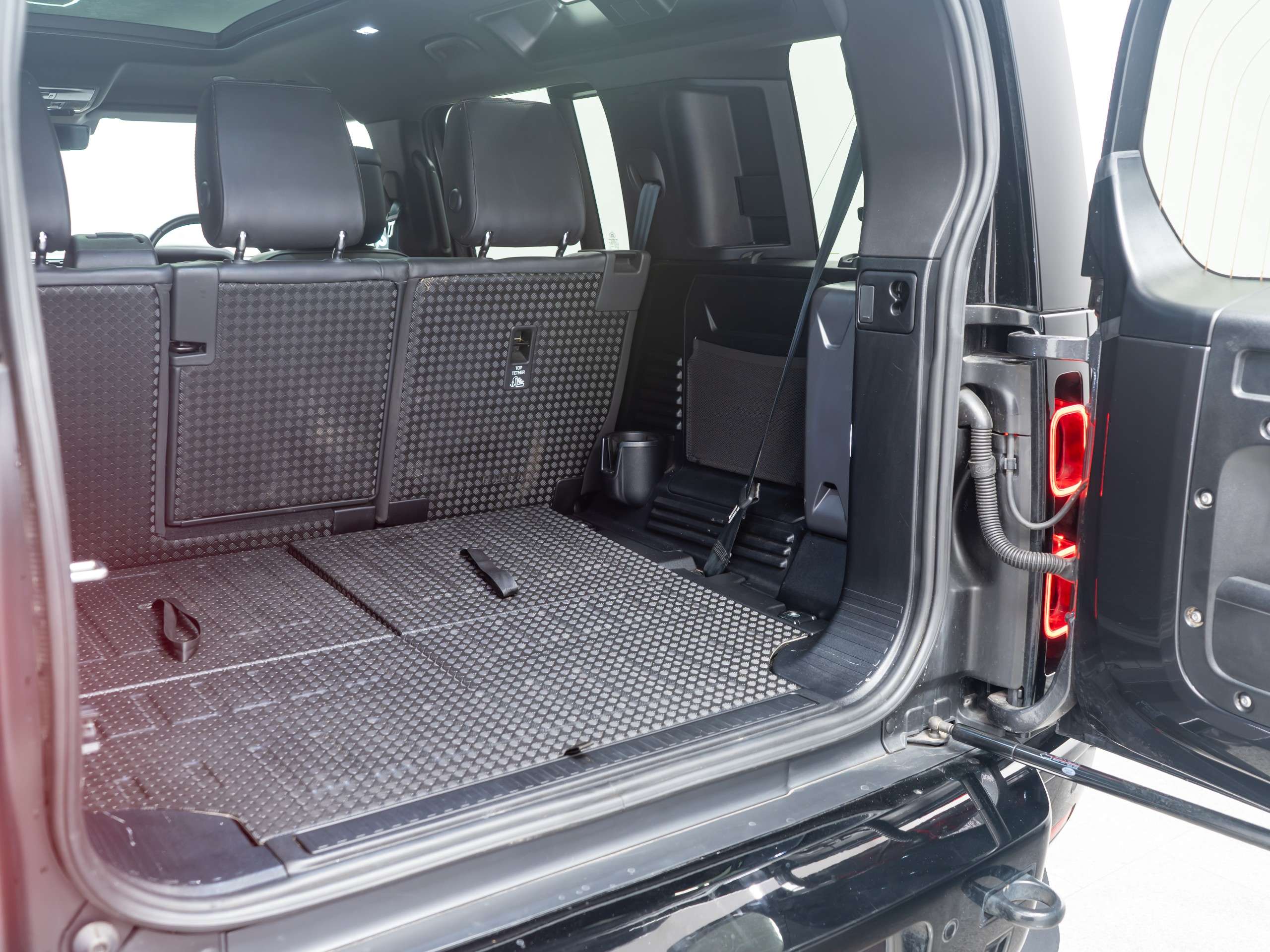 2024 LAND ROVER DEFENDER 110 2024 LAND ROVER DEFENDER 110