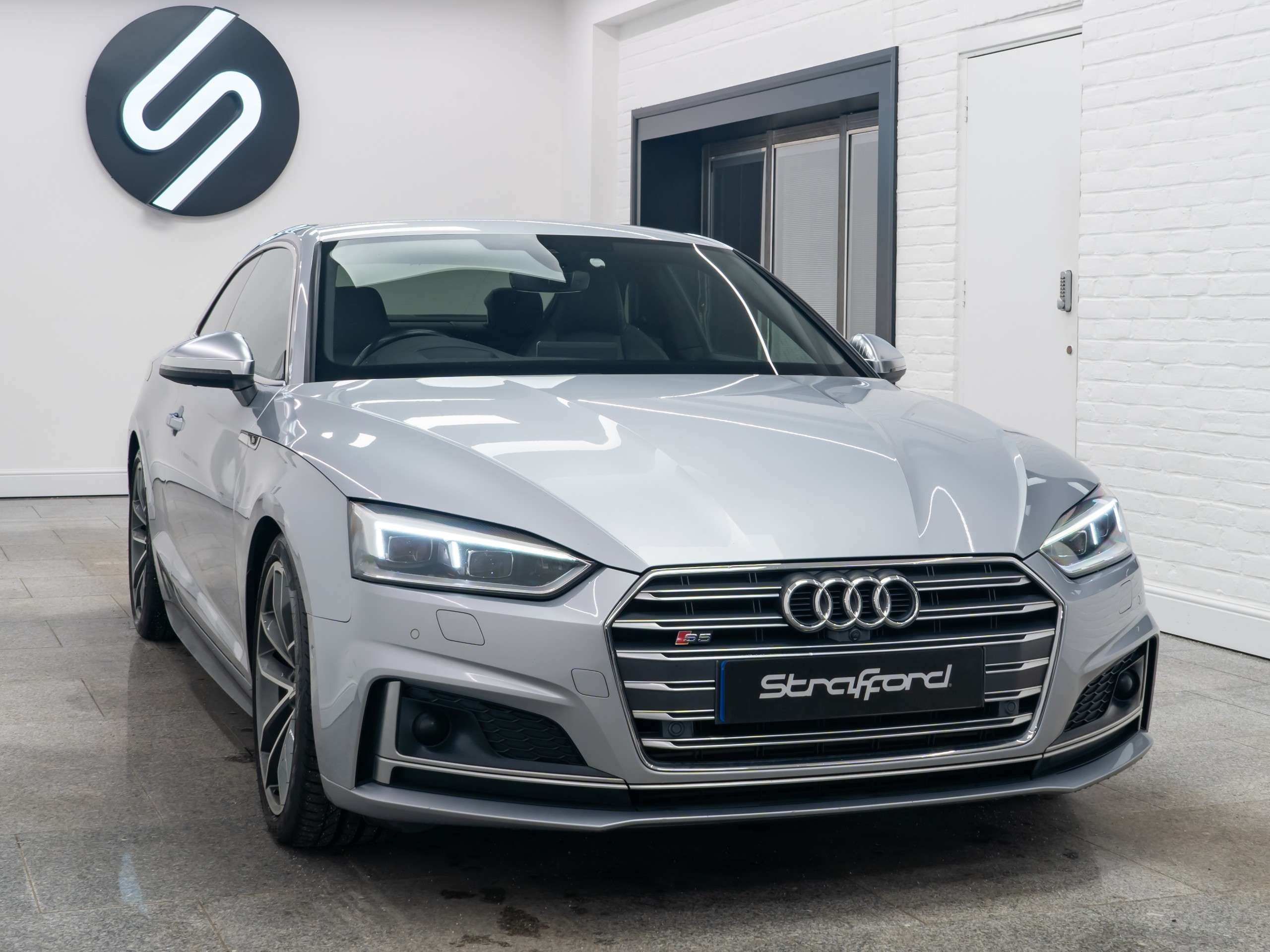 A 2016 AUDI S5 3.0 TFSI V6 Coupe 2dr Petrol Tiptronic quattro Euro 6 (s/s) (354 ps) A 2016 AUDI S5 3.0 TFSI V6 Coupe 2dr Petrol Tiptronic quattro Euro 6 (s/s) (354 ps)