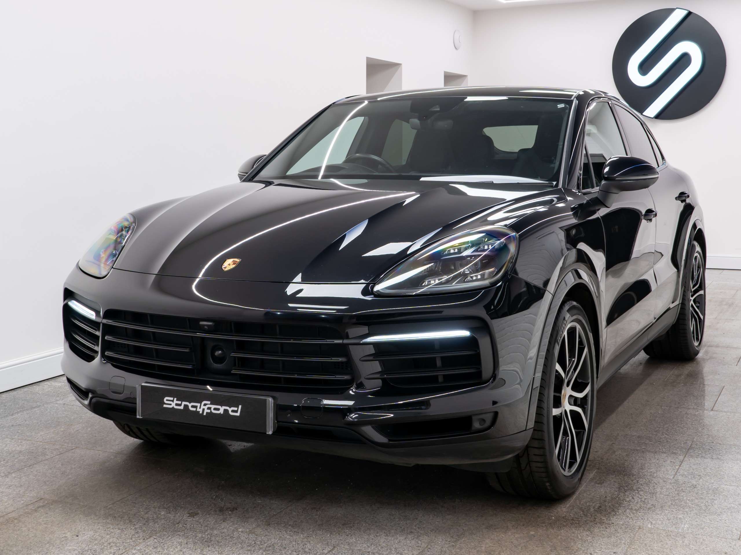 A 2019 PORSCHE CAYENNE 2.9T V6 S Coupe 5dr Petrol TiptronicS 4WD Euro 6 (s/s) (440 ps) A 2019 PORSCHE CAYENNE 2.9T V6 S Coupe 5dr Petrol TiptronicS 4WD Euro 6 (s/s) (440 ps)