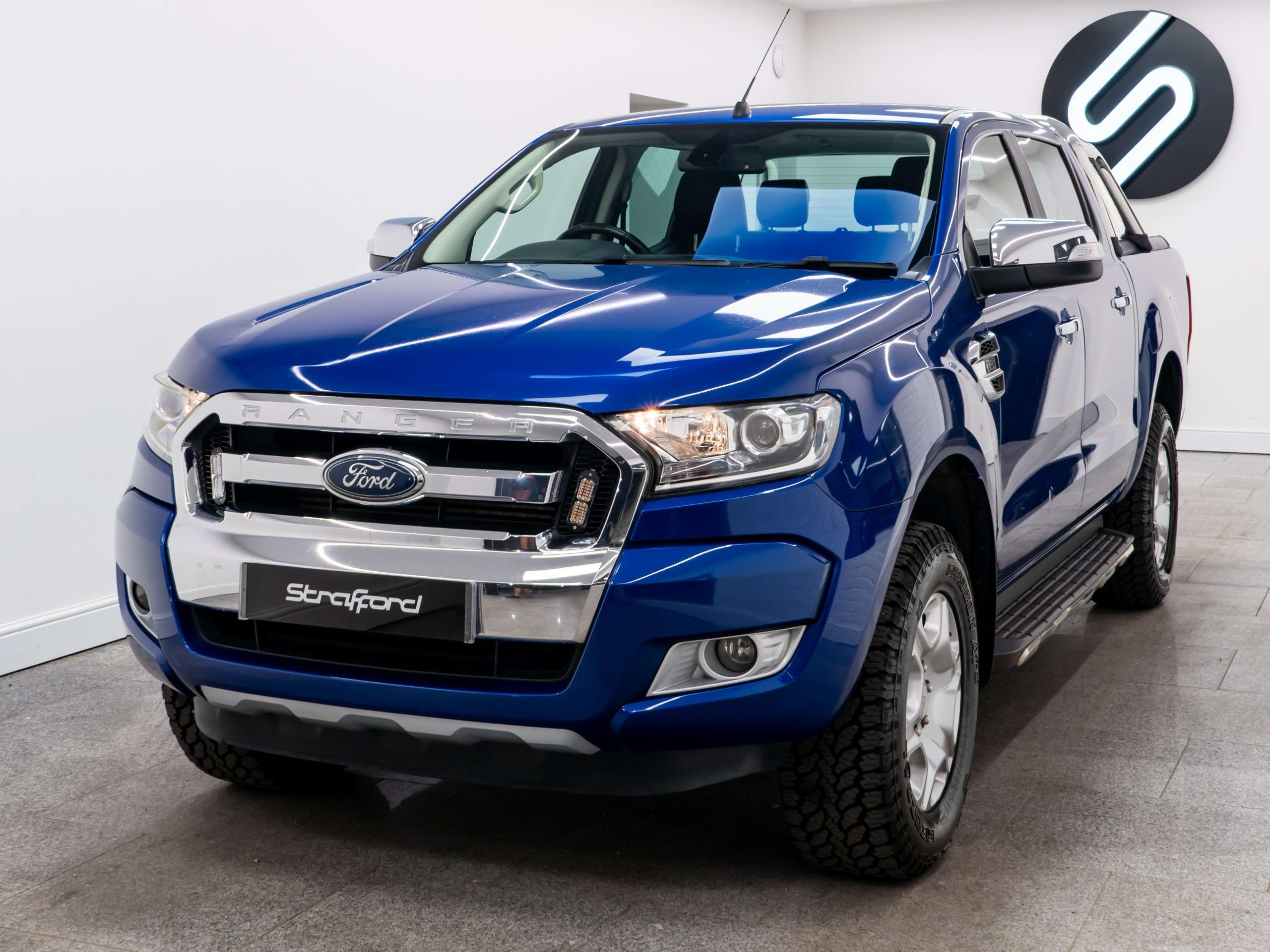 A 2018 FORD RANGER 3.2 TDCi Limited 1 Pickup Double Cab 4dr Diesel Auto 4WD Euro 5 (200 ps) A 2018 FORD RANGER 3.2 TDCi Limited 1 Pickup Double Cab 4dr Diesel Auto 4WD Euro 5 (200 ps)