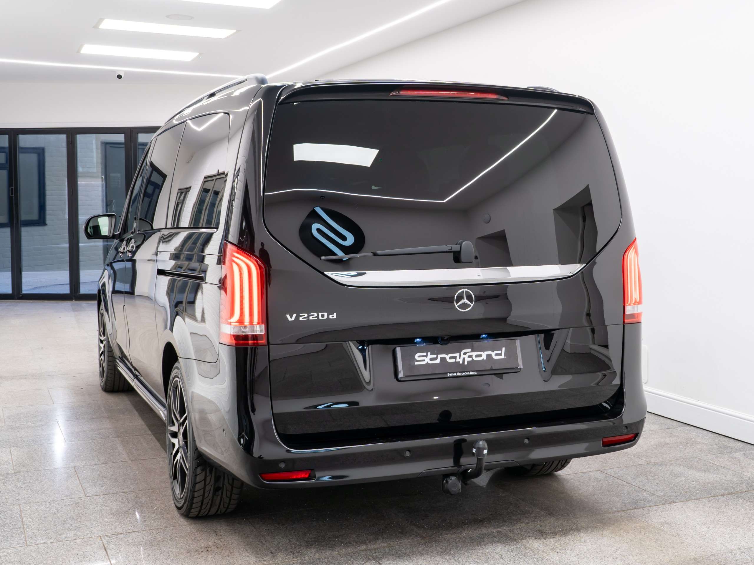 A 2023 MERCEDES-BENZ V CLASS 2.0 V220d AMG Line MPV 5dr Diesel G-Tronic+ Euro 6 (s/s) LWB (163 ps) A 2023 MERCEDES-BENZ V CLASS 2.0 V220d AMG Line MPV 5dr Diesel G-Tronic+ Euro 6 (s/s) LWB (163 ps)